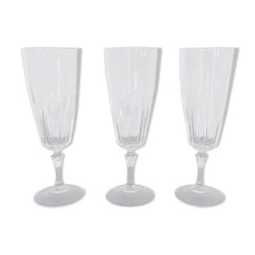Set of 3 champagne flutes in Baccarat or Saint Louis crystal.
