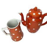 Sarreguemines, two red earthenware jugs with polka dots circa 1940