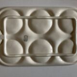 Plat en barbotine blanche faience de Gien 1970