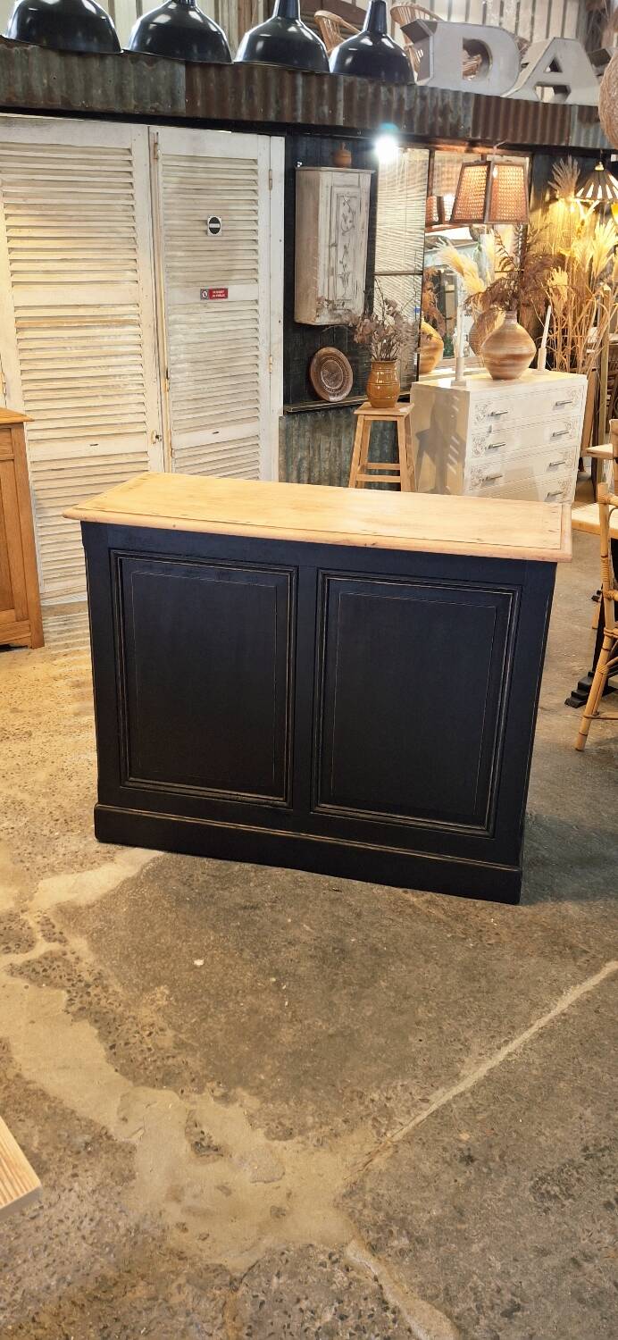Antique counter