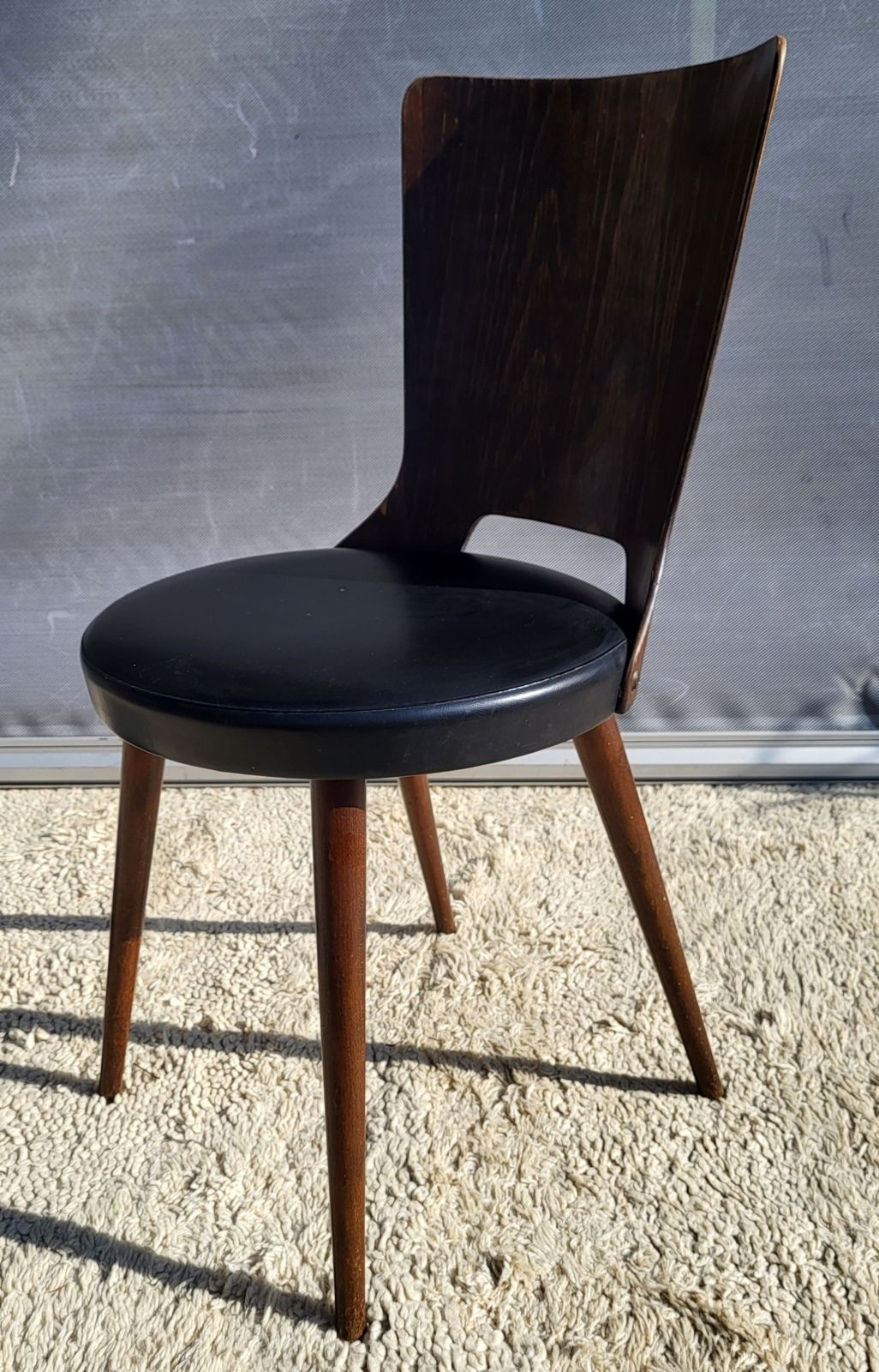 Chaise Dove • Baumann • Simili noir
