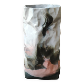 Faux & Co. France trompe l'oeil vase. Crumpled appearance. Ceramic, 21cm