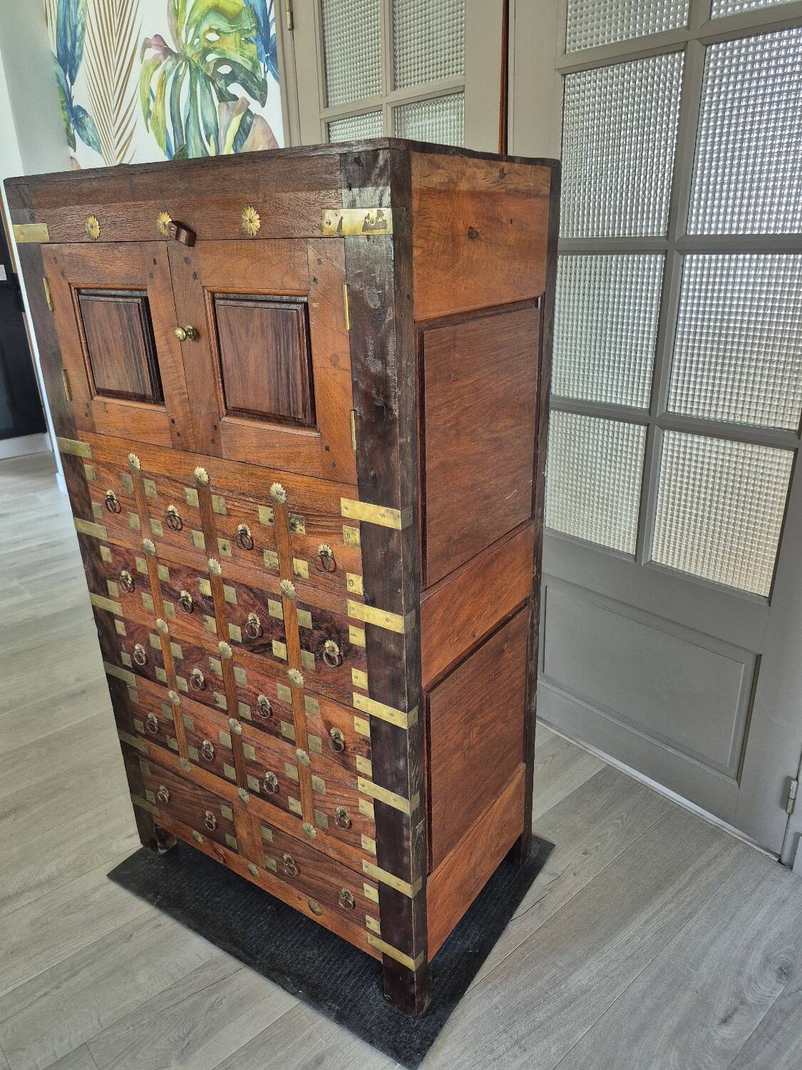 Trade furniture, Indian apothecary