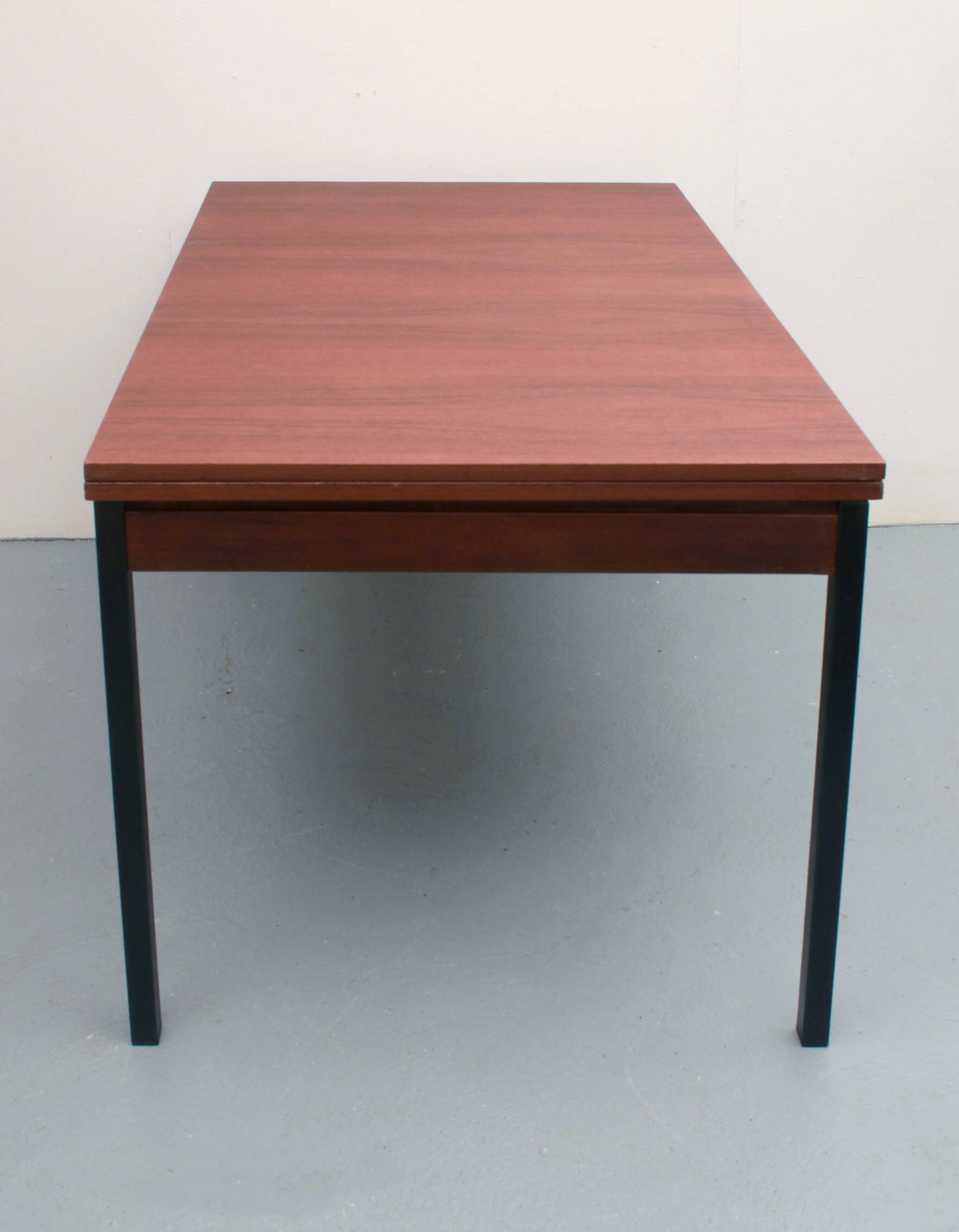 Table à manger extensible des années 60 en teck et métal