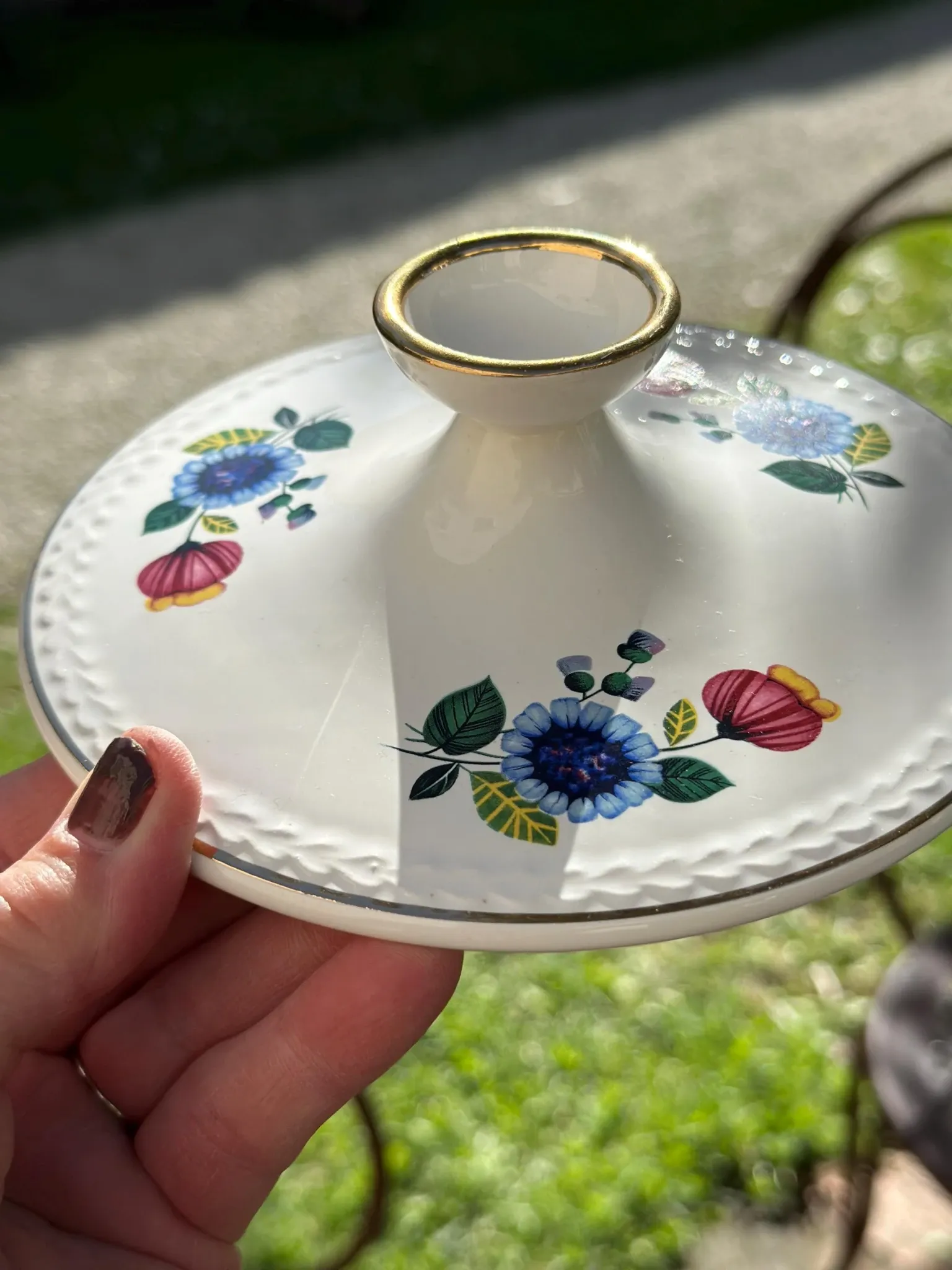 Earthenware vegetable dish Digoin Sarreguemines Sandrine, flowers and golden borders.