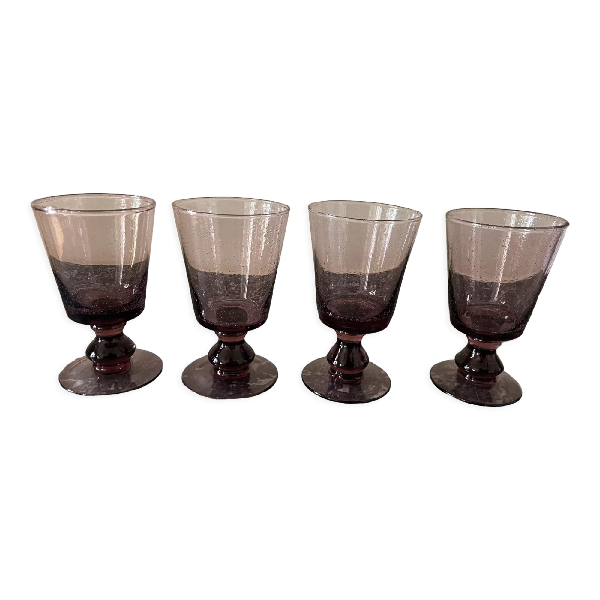 Verres à pied bullés