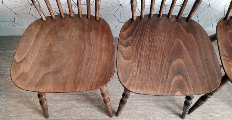 Série de 4 chaises signées Baumann modèle « Tacoma » années 60.