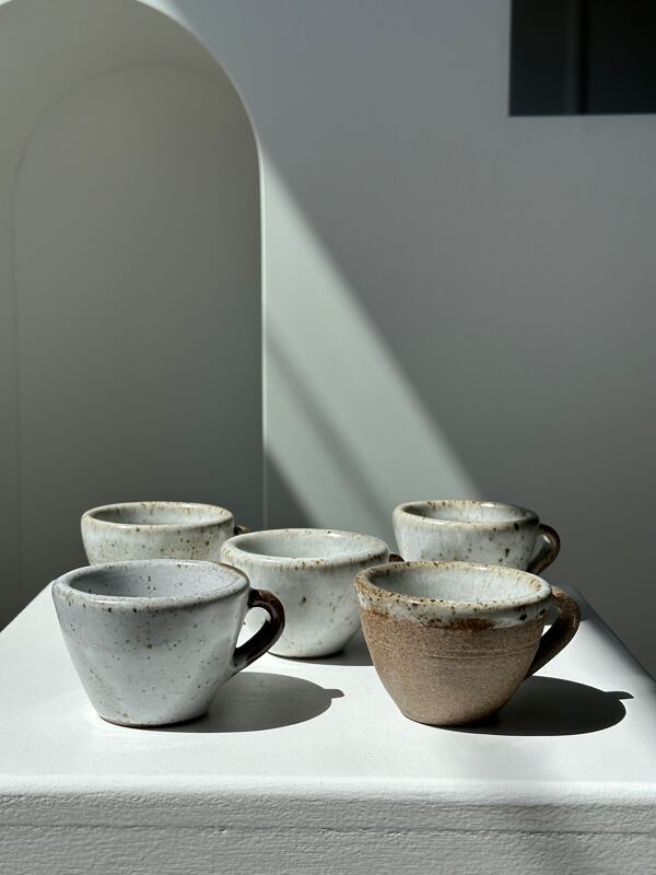 Lot de 5 tasses à café à anse en céramique indonésienne