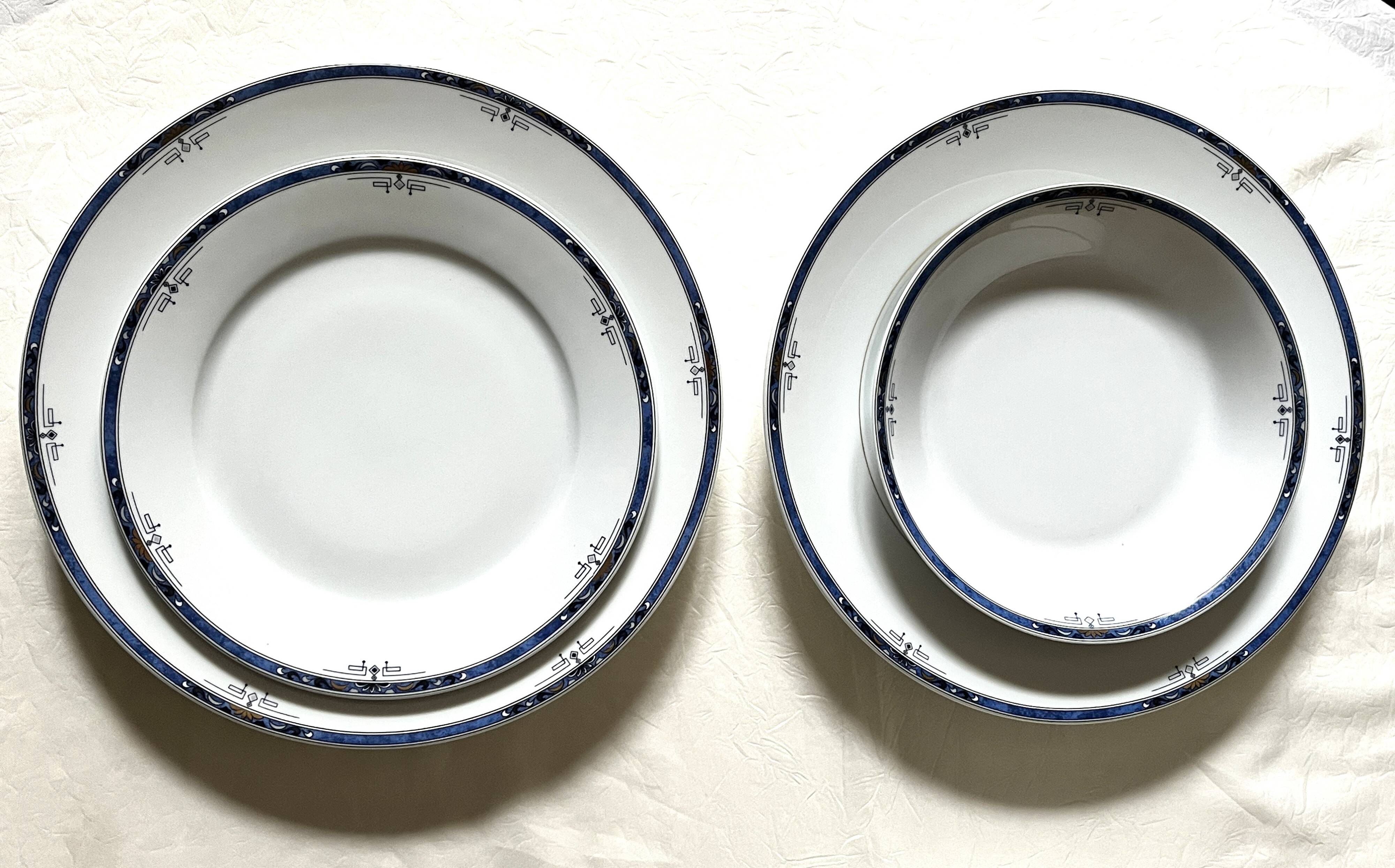 Limoges, large porcelain table service 98 pieces 20th century