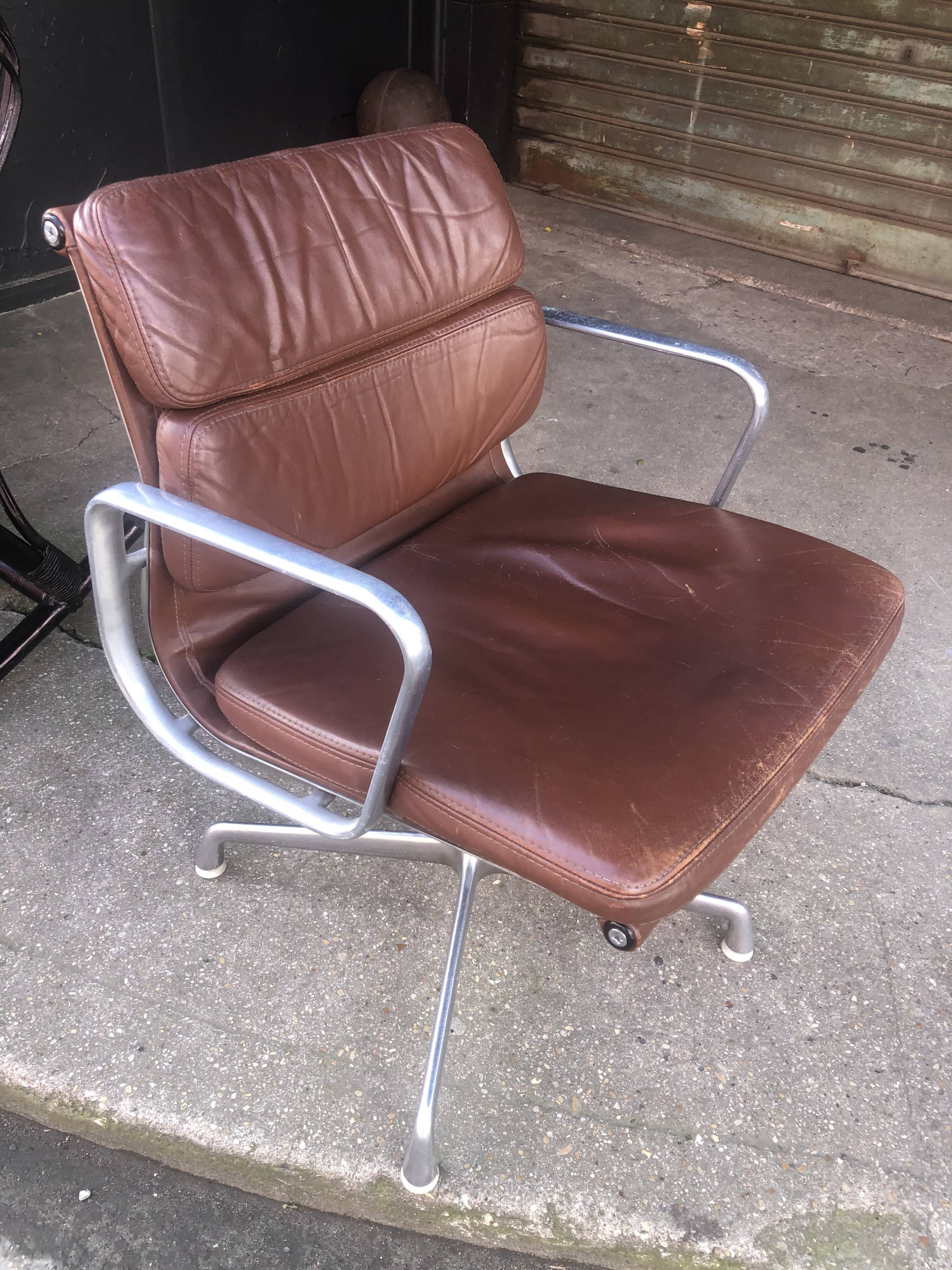 Herman Miller chair by Charles et Ray Eames