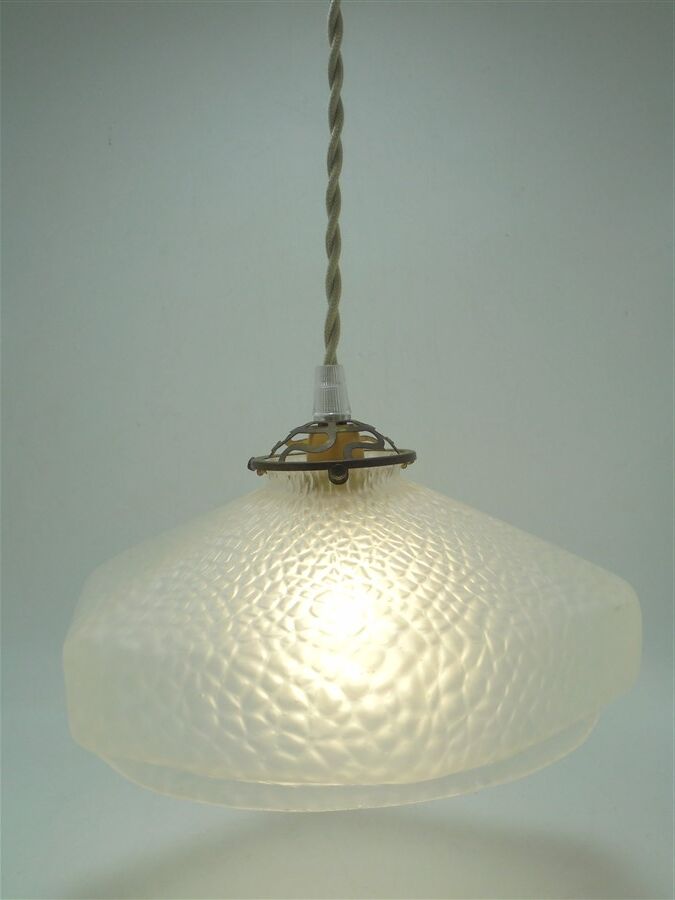 Satin glass pendant lamp