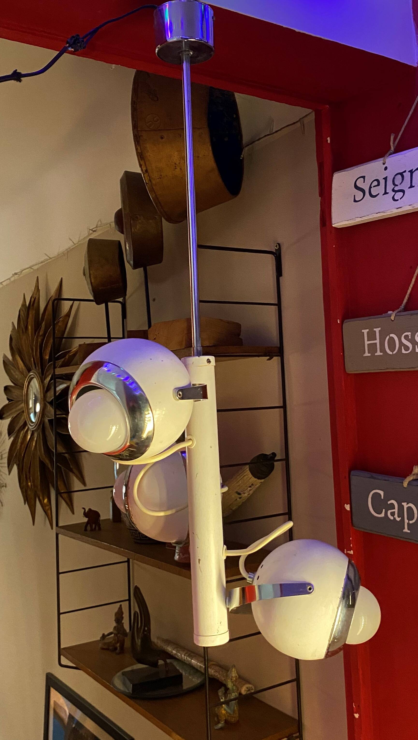 60s eyeball chandelier, 3 white globes, Aluminor