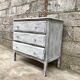 Commode en bois blanche et grise patinée vintage années 70