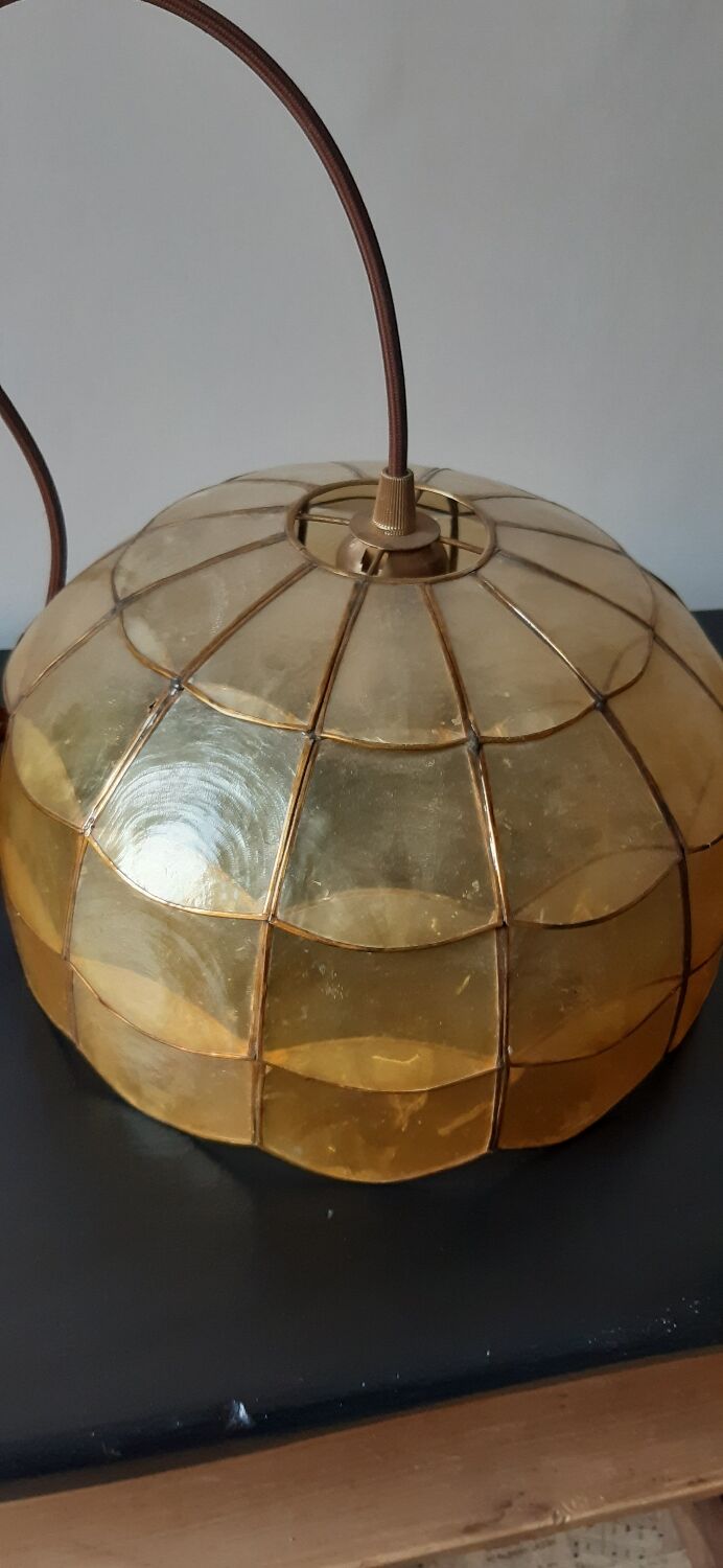 Mother-of-pearl and brass suspension