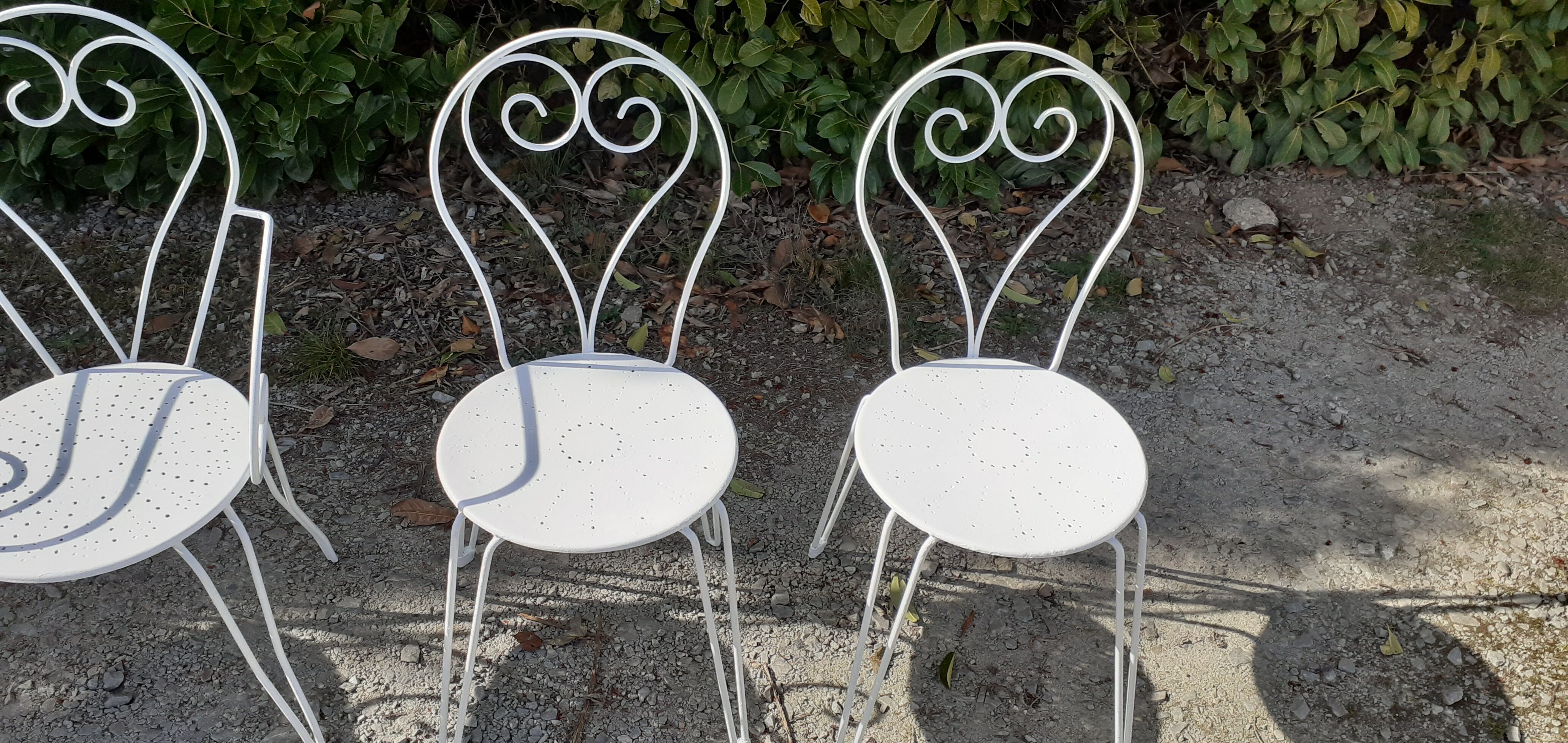 Garden lounge 1 table 2 chairs 2 white wrought iron chairs