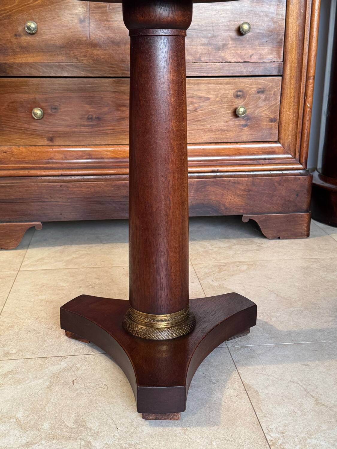 Empire style gueridon in mahogany, beautiful anthracite marble (traces of wear).