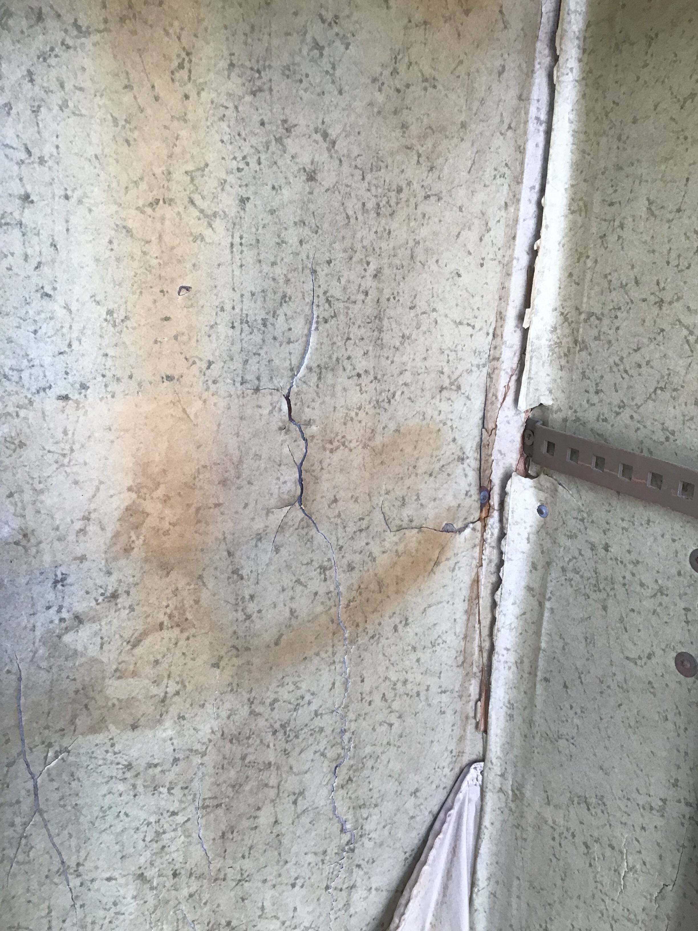 Antique vertical cabin trunk – 109 cm – parchment interior