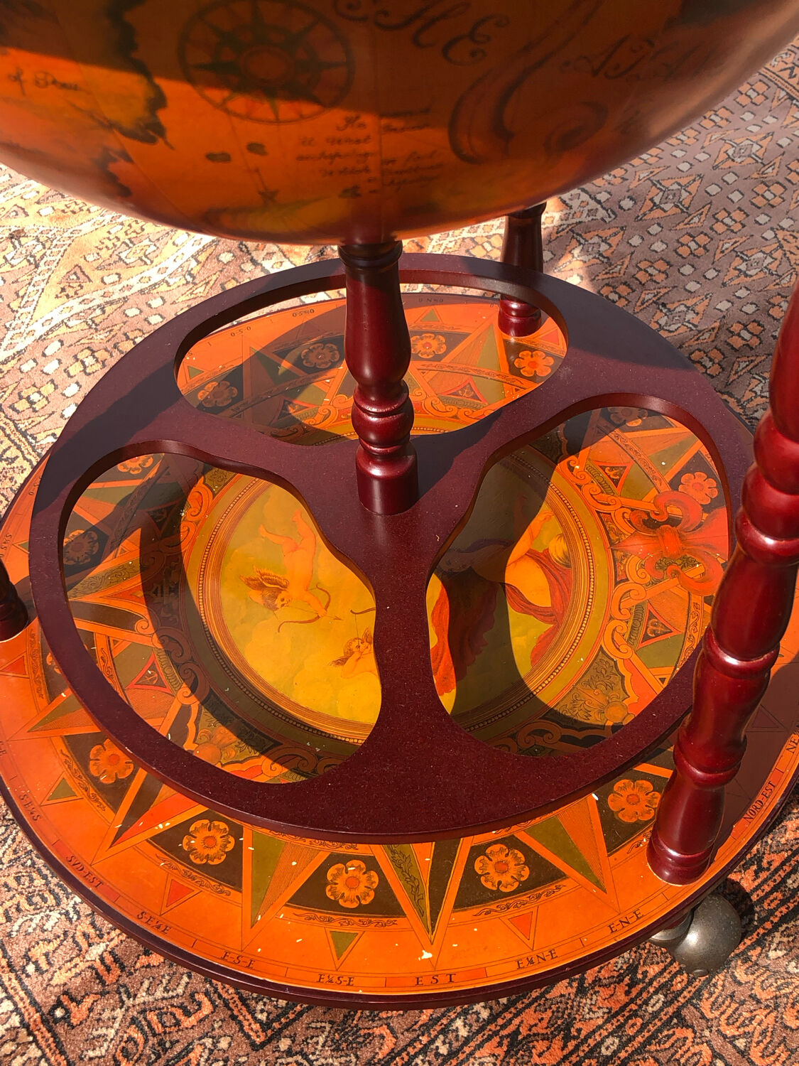 Globe terrestrial bar