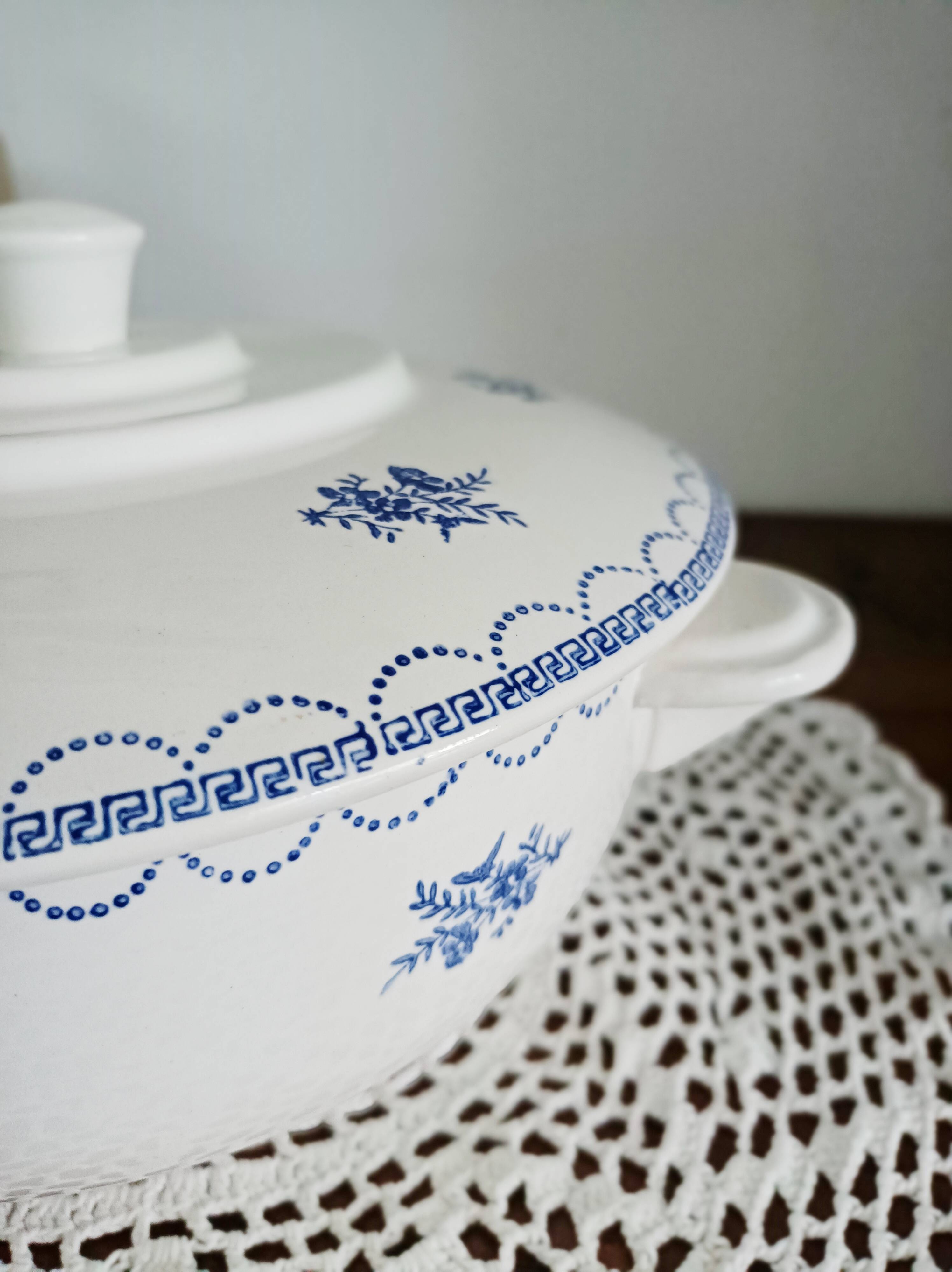 Ceranord iron clay soup tureen