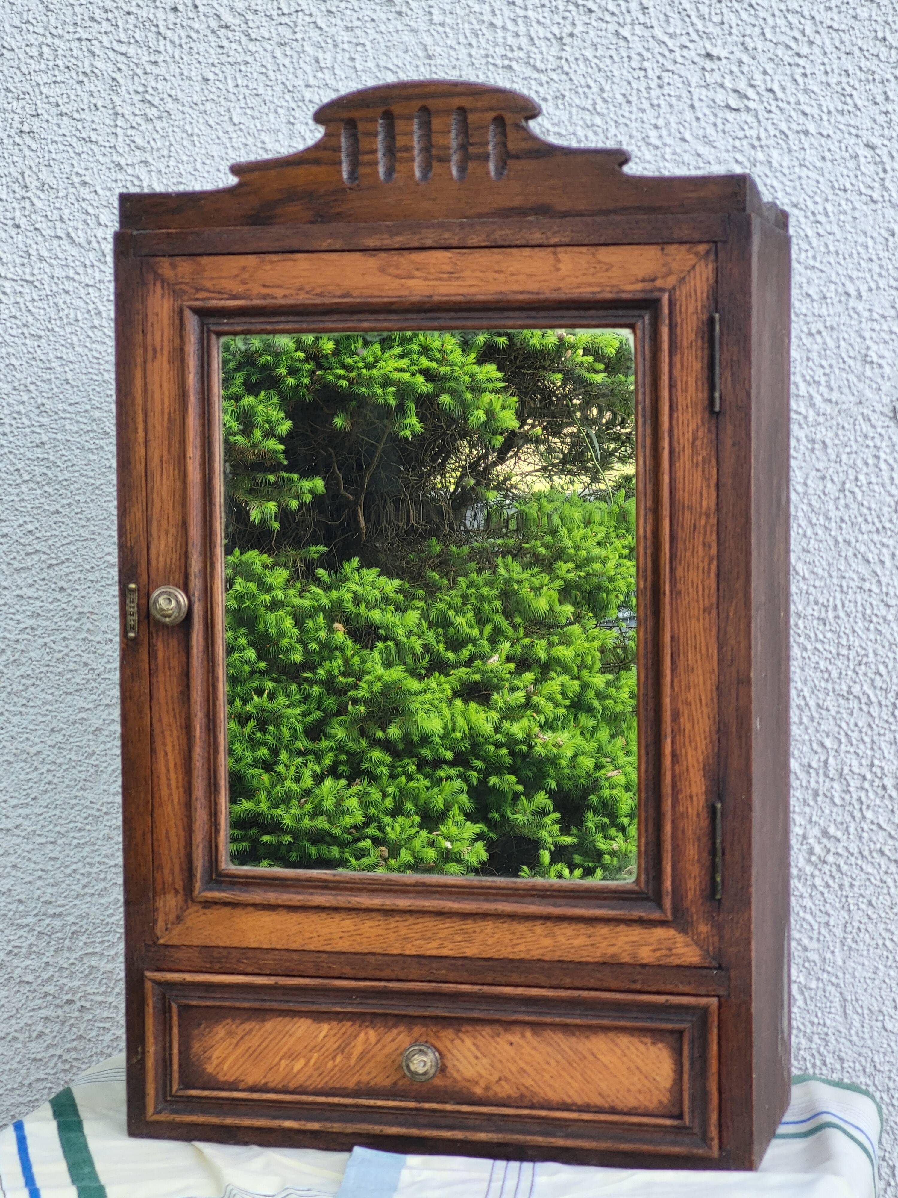 Armoire à pharmacie salle de bain