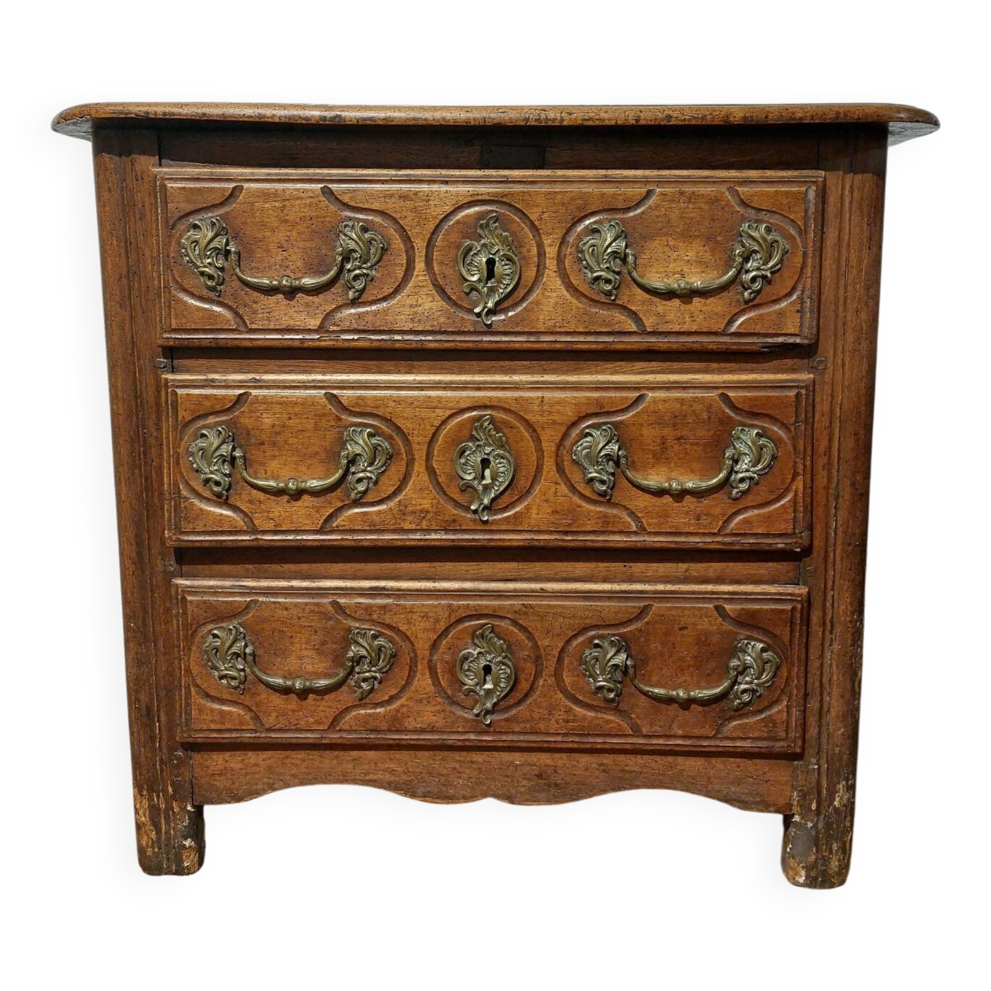 Small Louis XIV period chest of drawers in its original condition.
