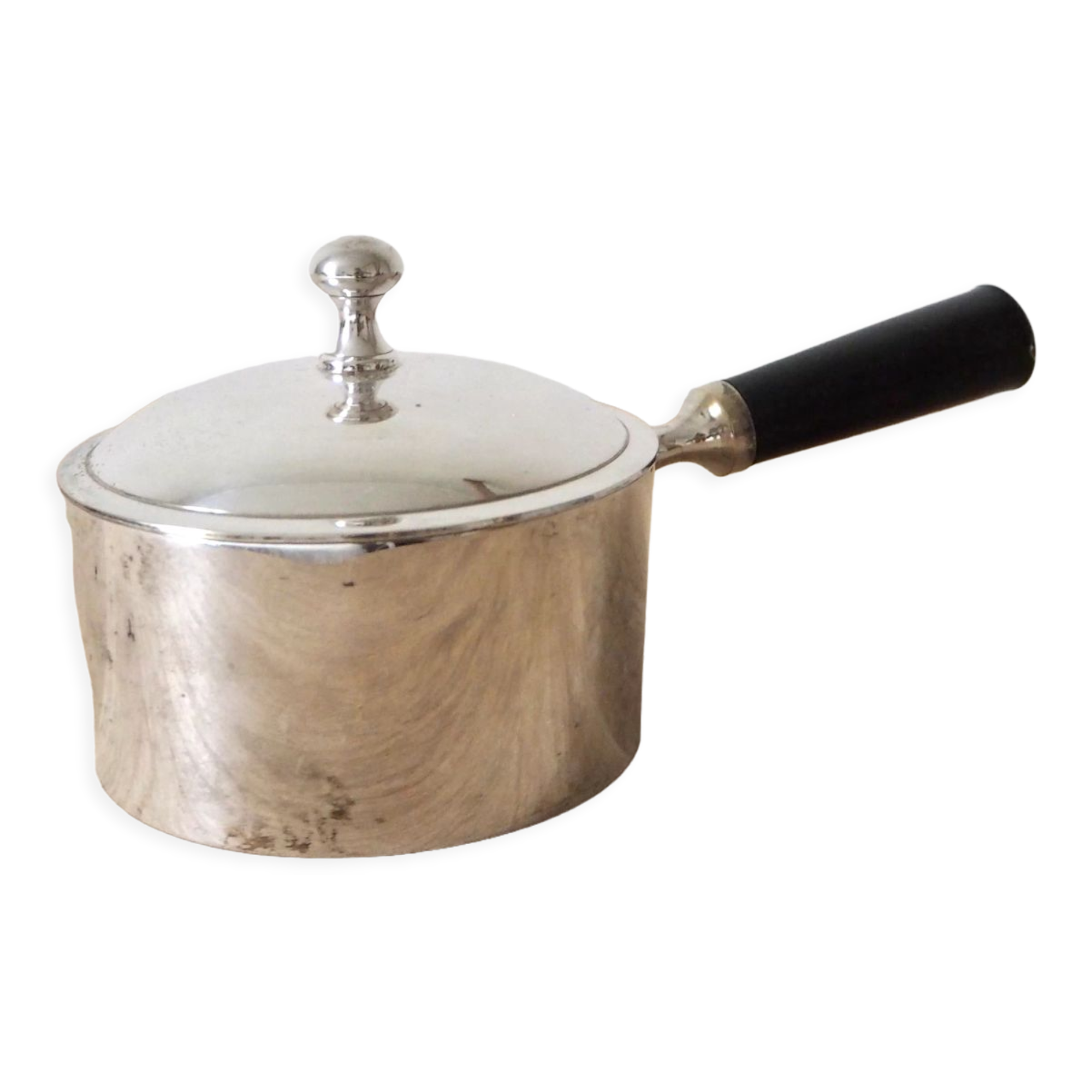 Pot à sauce en argent avec manche