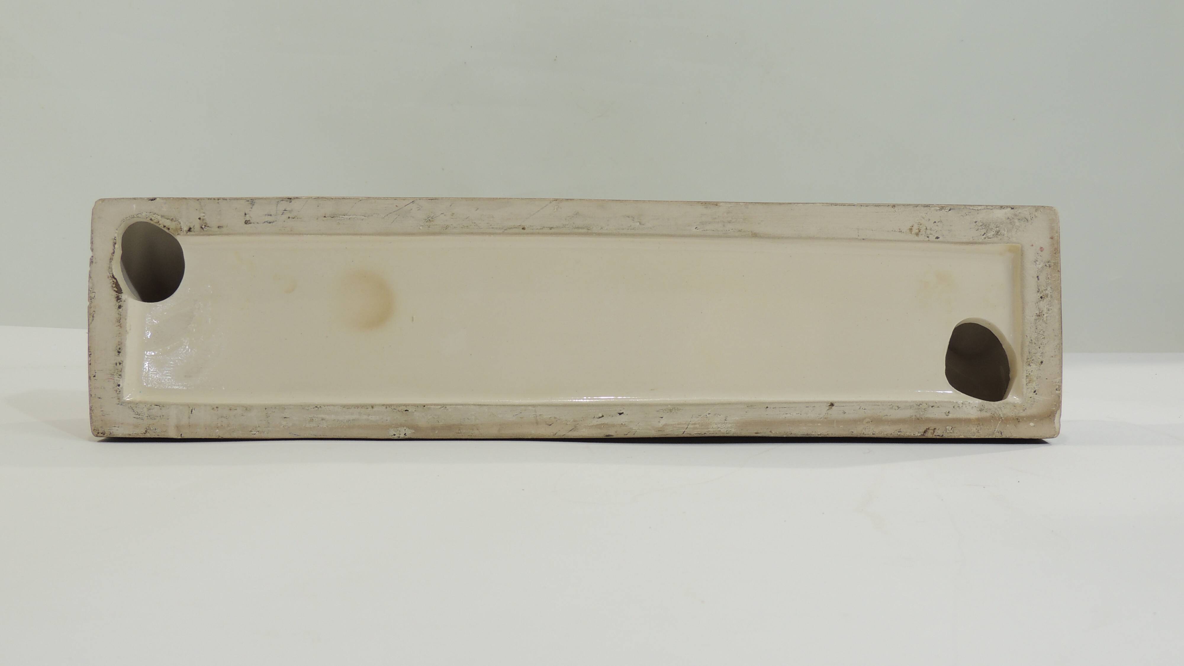 Céramique beige et brune représentant un «Lévrier/vintage 1930