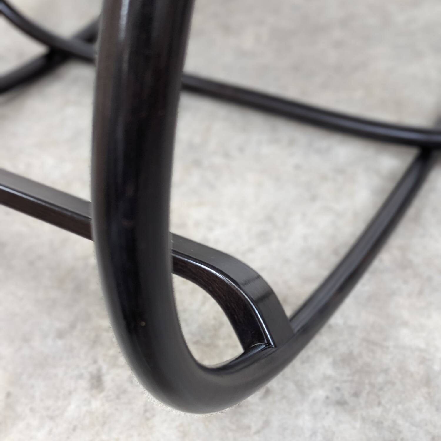 Fauteuil à bascule en bois courbé "Wave" par Michal Riabic pour TON