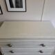 Commode Art Déco blanche patinée