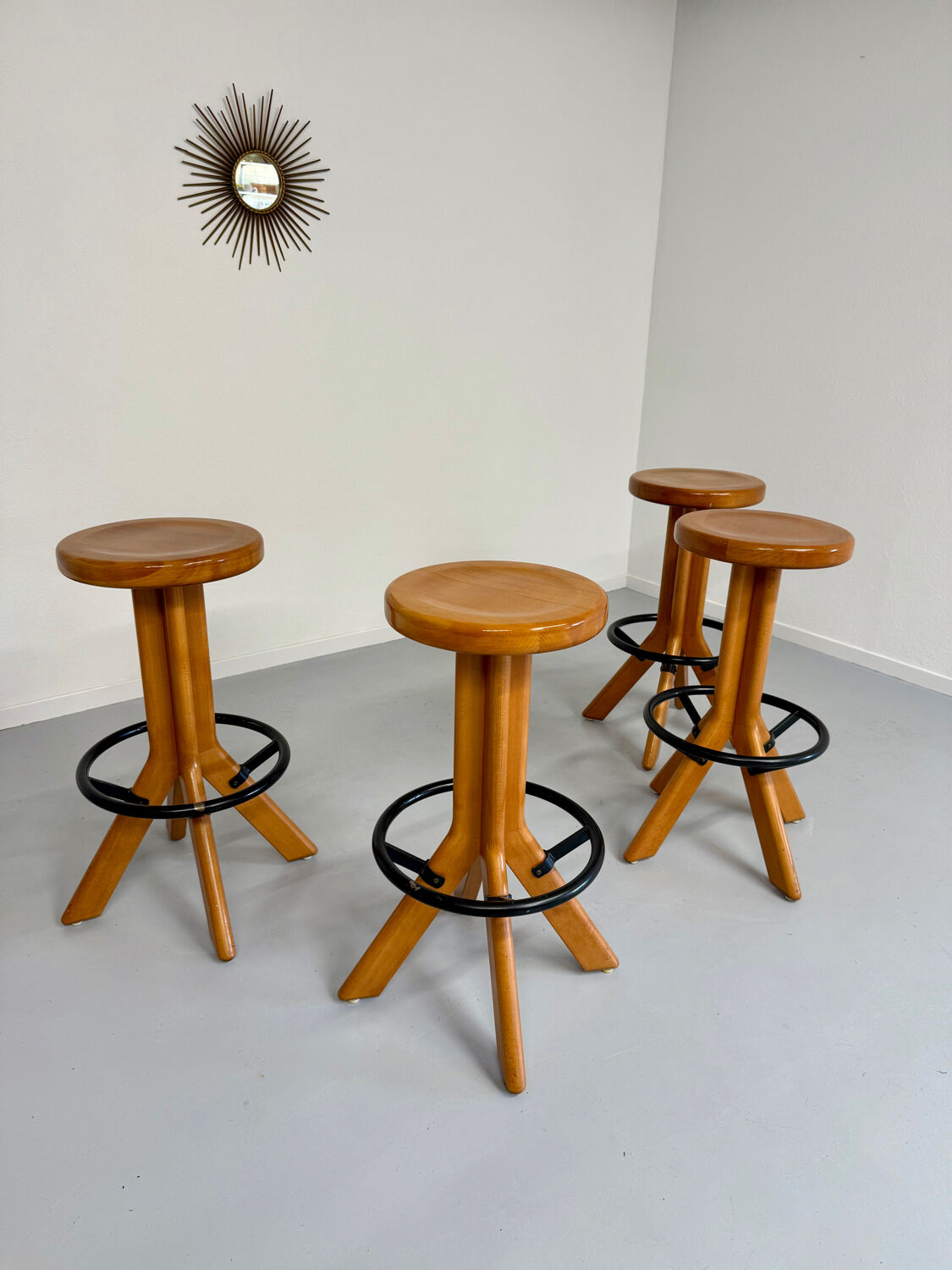 Set of 4 solid elm wood bar stools, vintage 70s design
