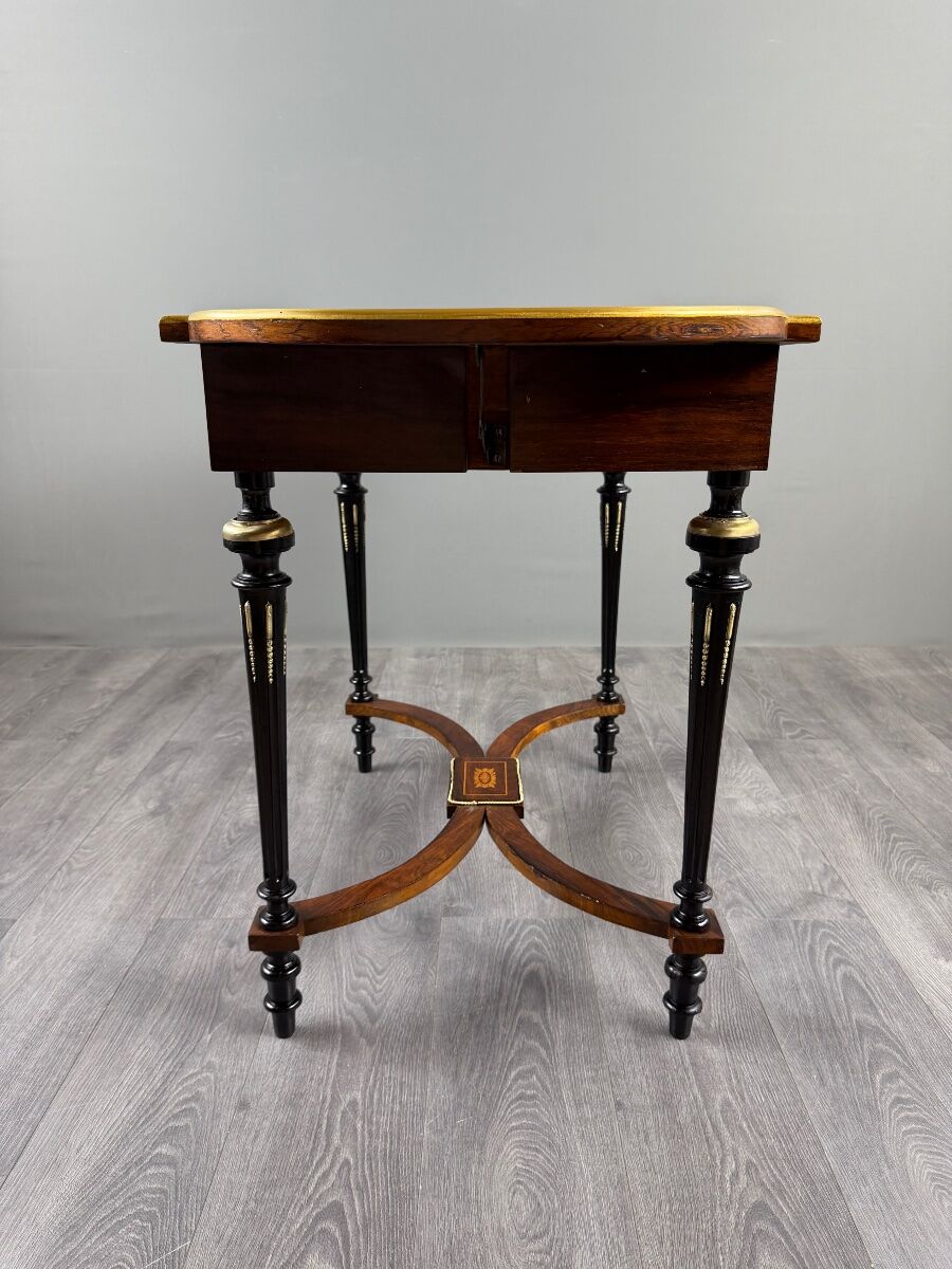 Table à écrire Napoléon III en marqueterie, XIXe siècle