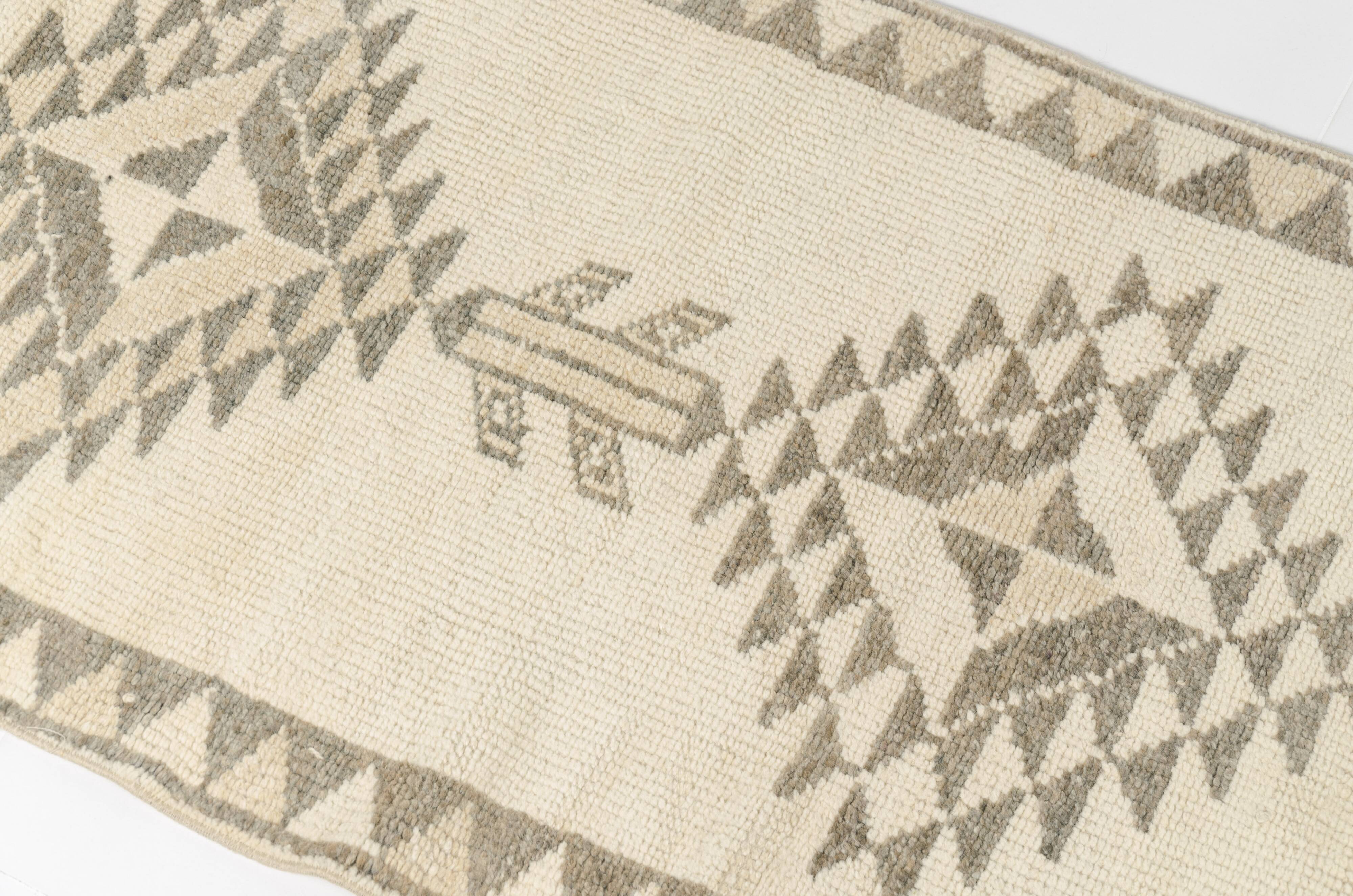Oushak Anatolian White Carrpet