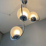 Lampe art déco en argent avec trois abat-jours en forme de sphère
