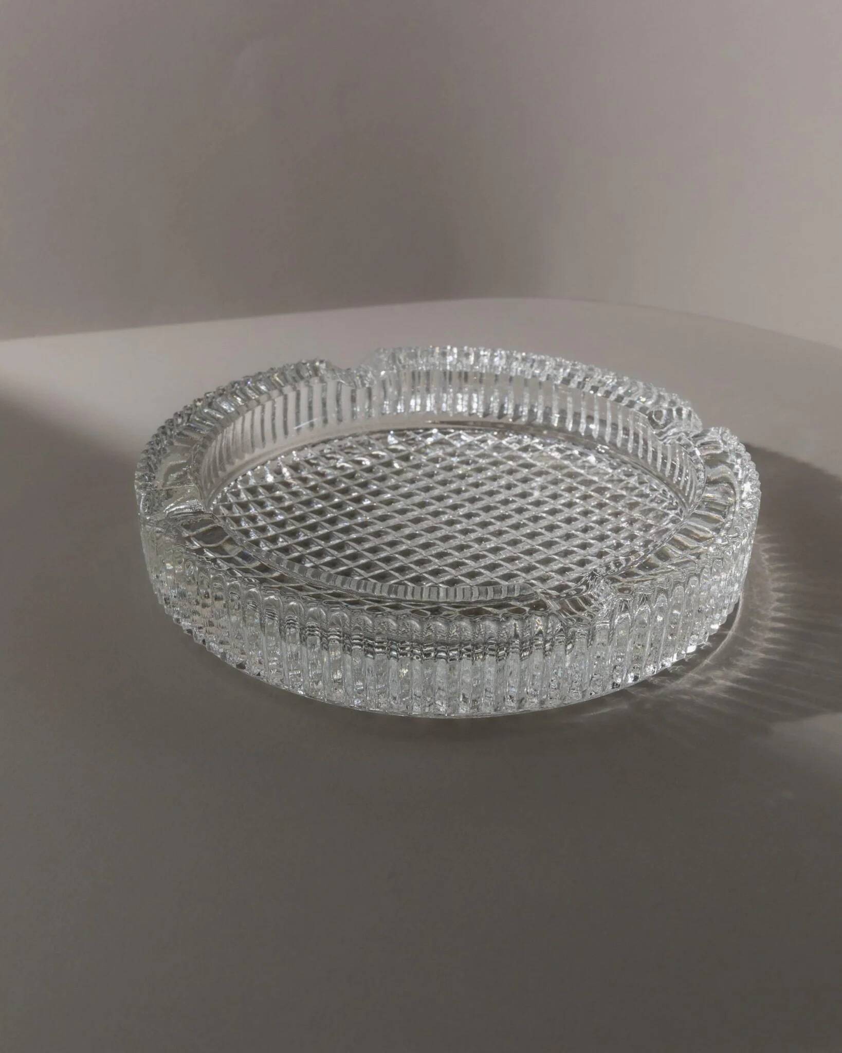 Large vintage Murano glass ashtray - textured glass - timeless design from Italy in the 1960s - elegant gift idea, retro table decoration.