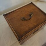 Pretty box in blond Walnut