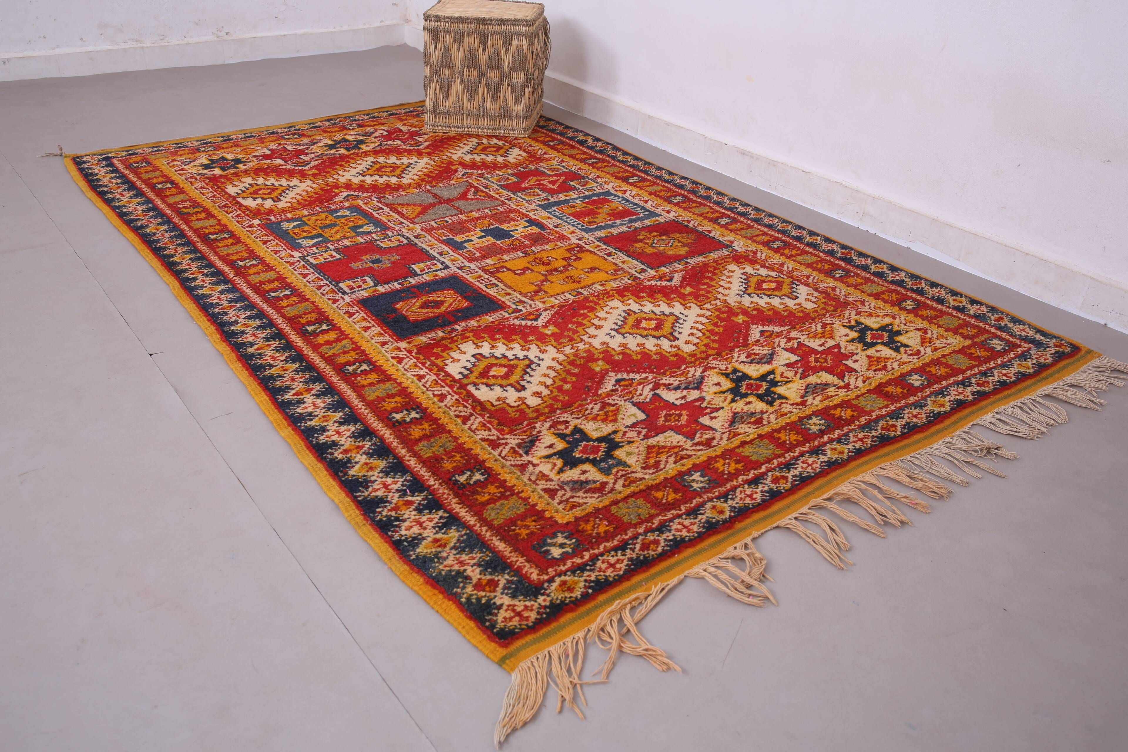 Vintage Moroccan Taznakht Rug 166 x 252 cm - Berber Wool Rug - Handmade Rug
