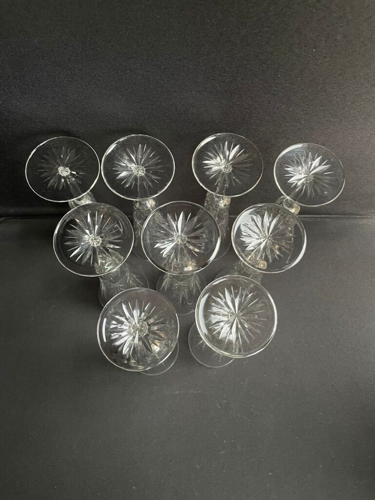 9 champagne flutes – Blown and cut crystal