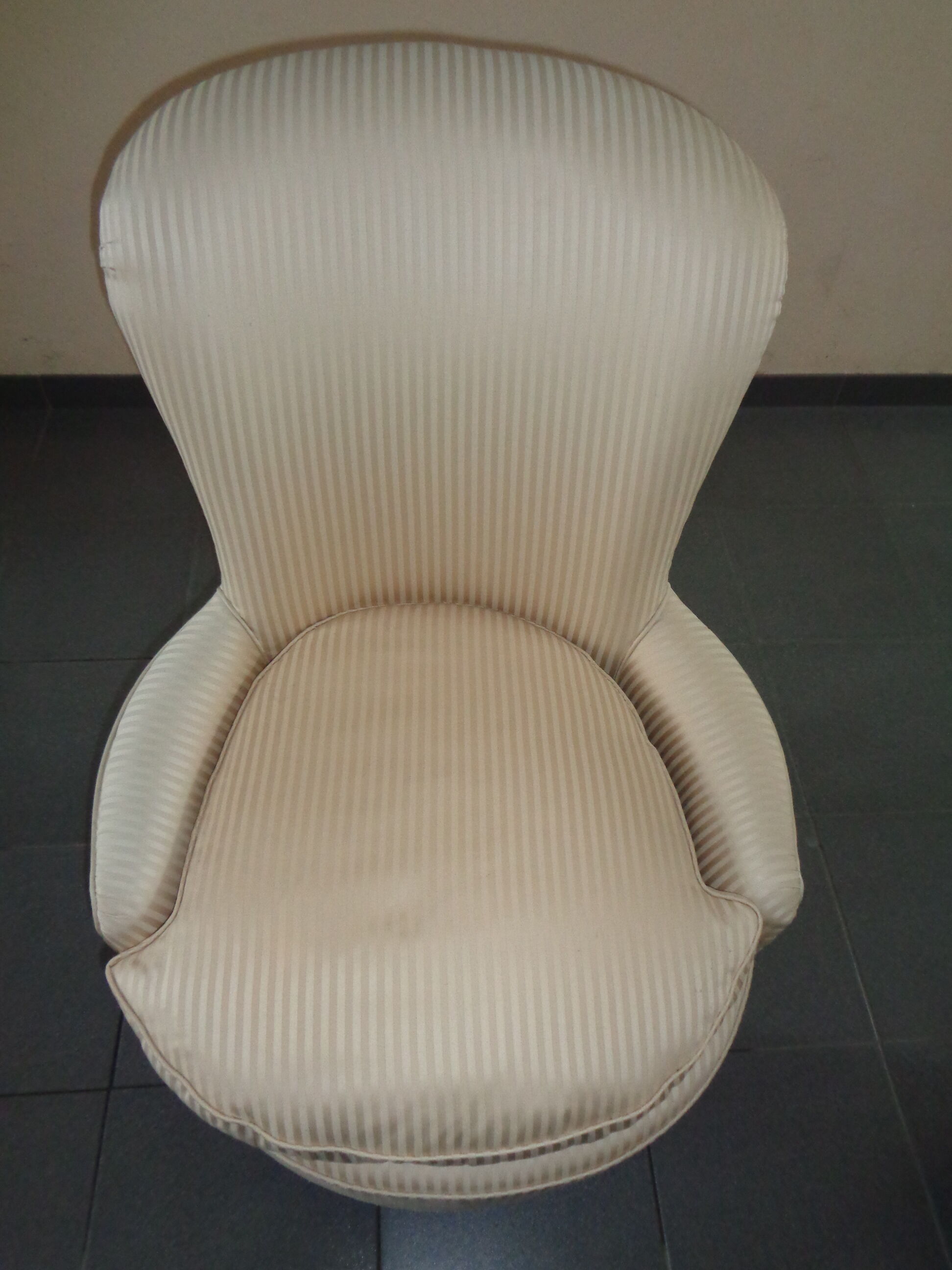 Pair of striped ivory toad armchairs