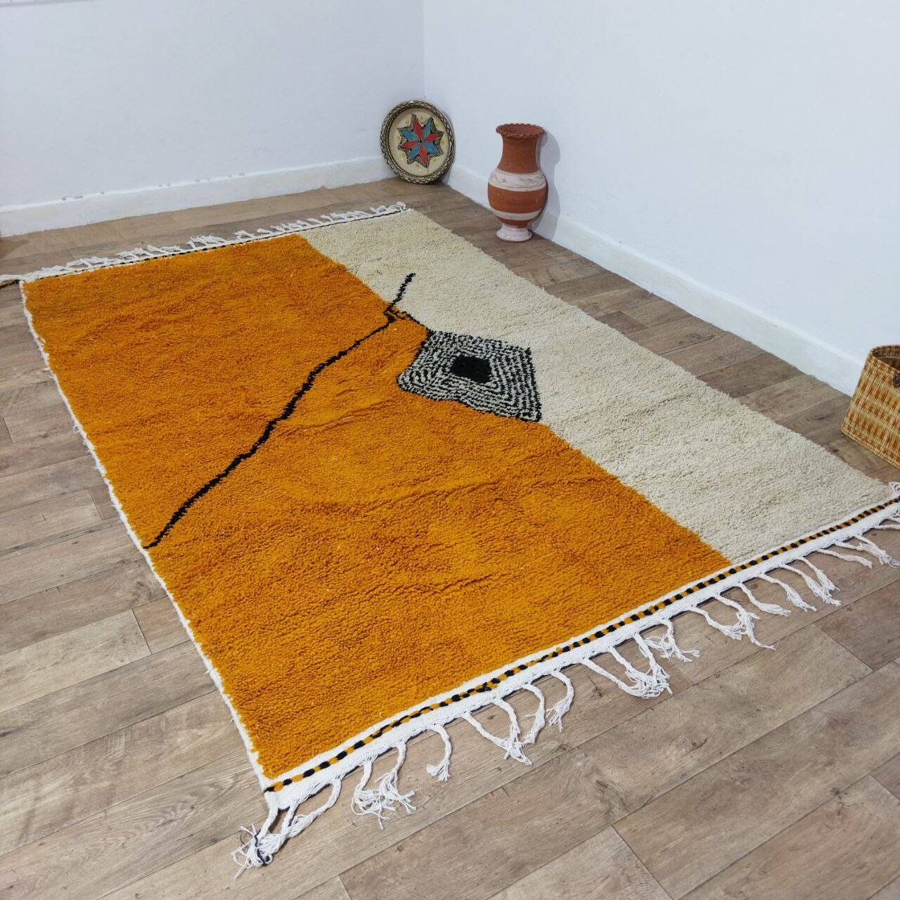 Handmade wool Berber rug 275 X 182 CM