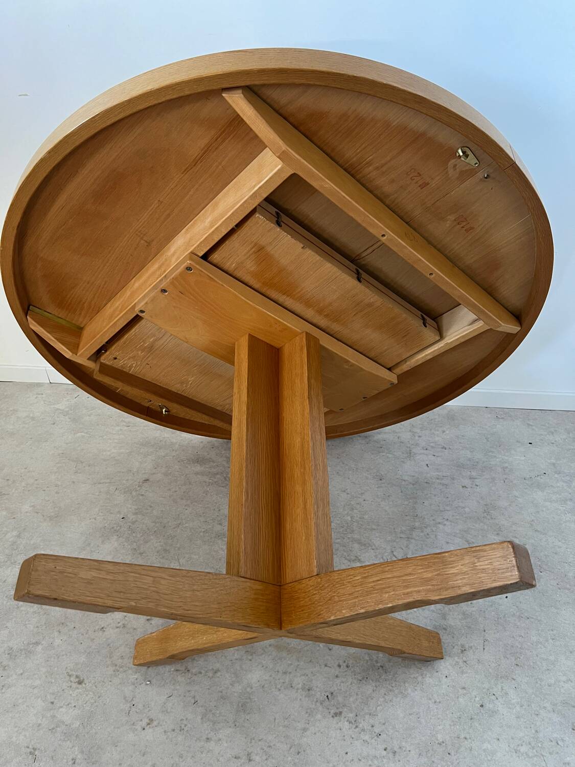 Vintage 70s Scandinavian design oak extendable table