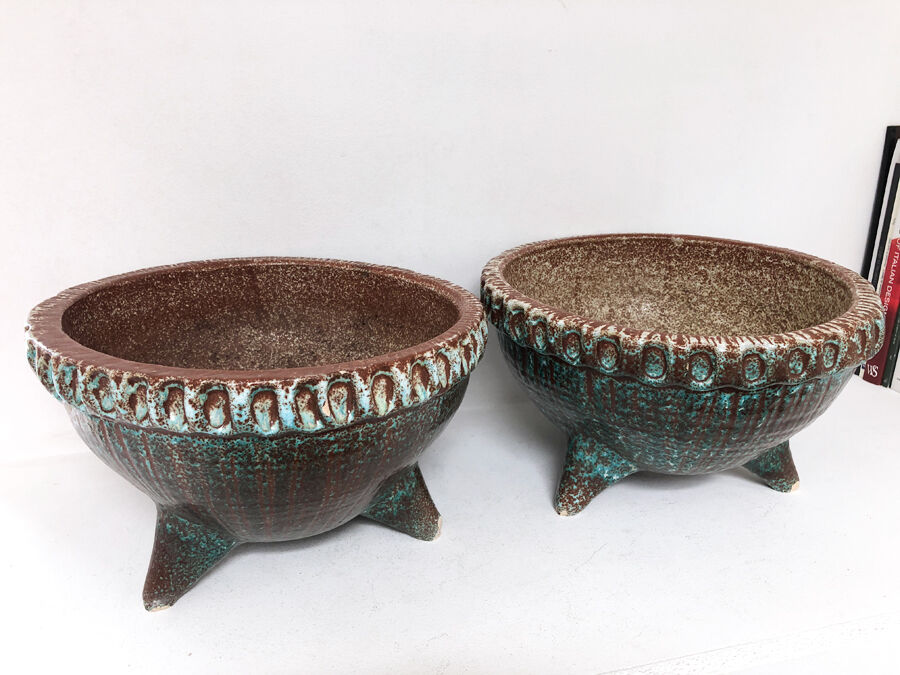 Tripod and zoomorphic pot caches - accolay, 1970