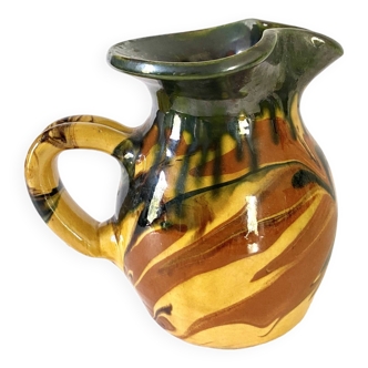 Ceramic pitcher from the Provençal bistro