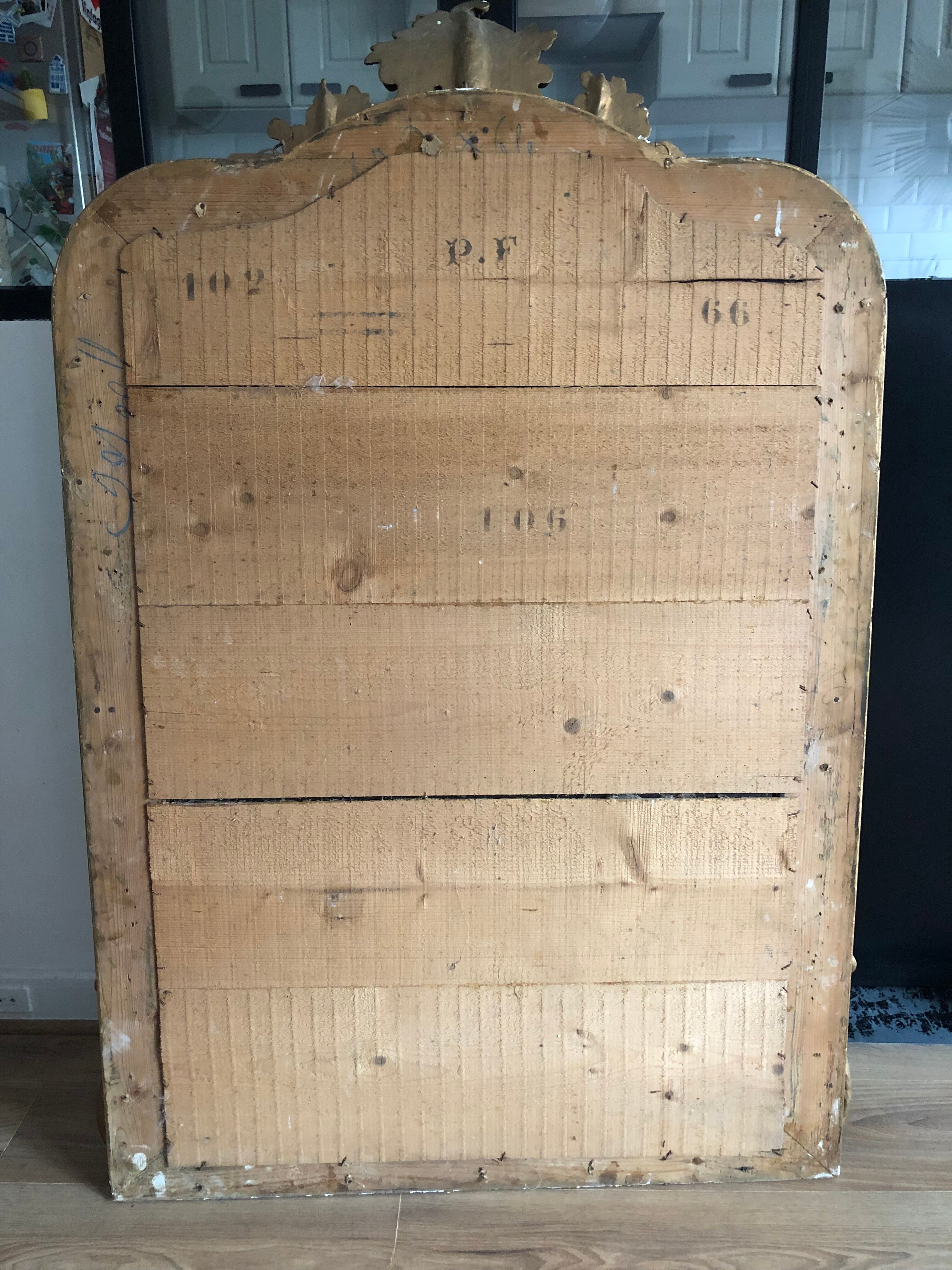 Gilded mirror with pediment XIXth century, 86x136