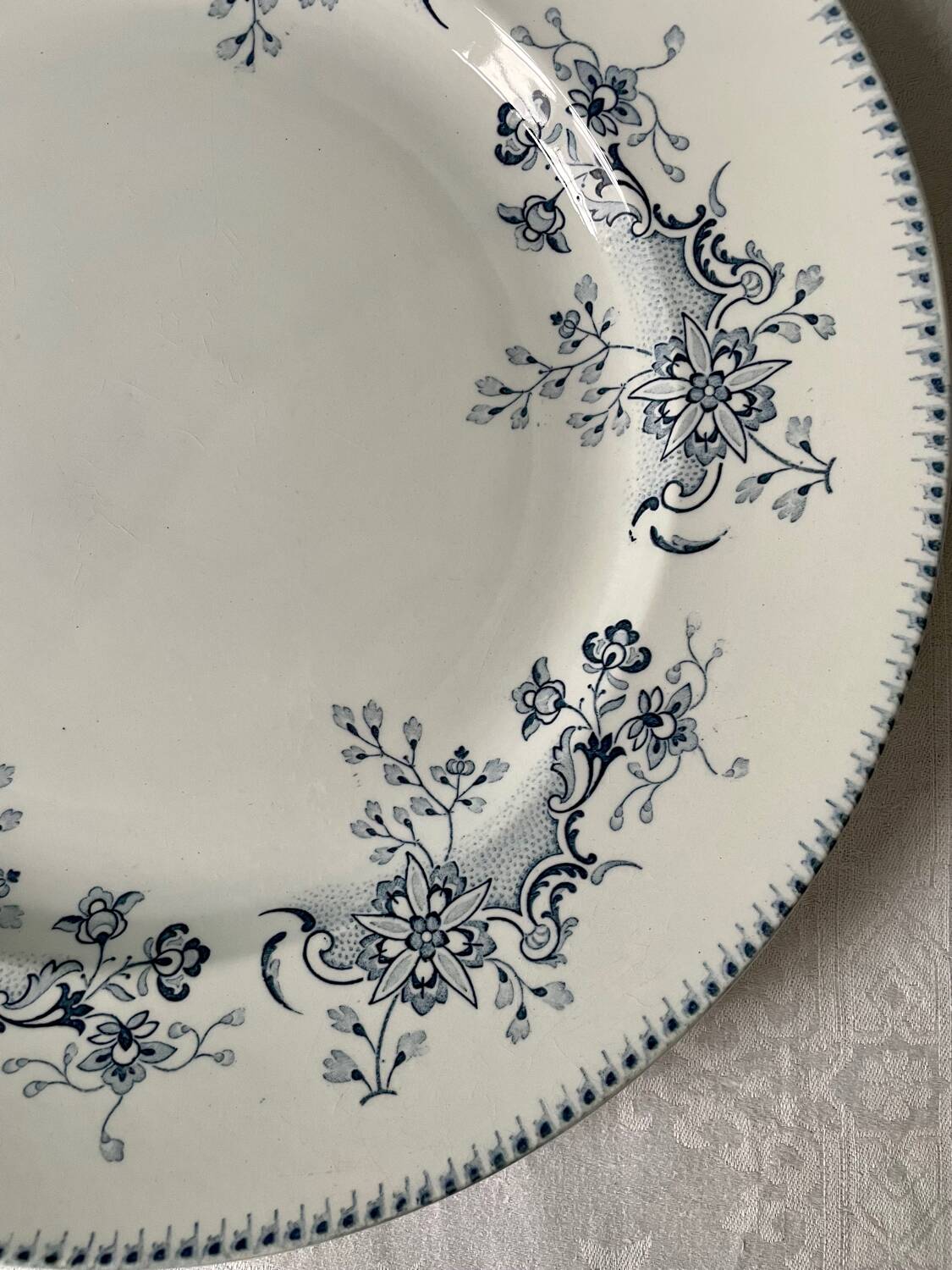 Large round dish 1900 “Réaumur” earthenware from Lunéville