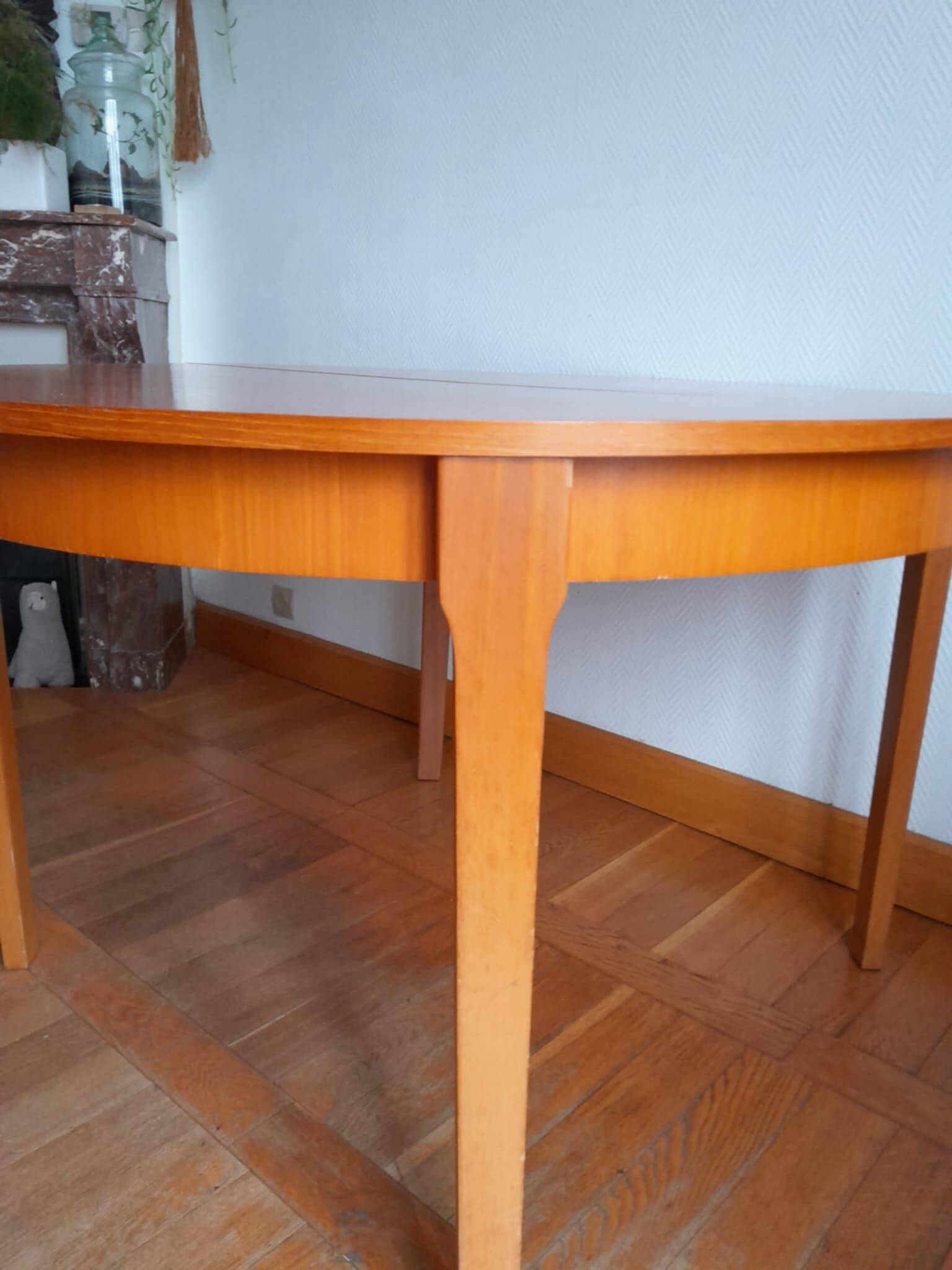 Danish extendable round table 1960