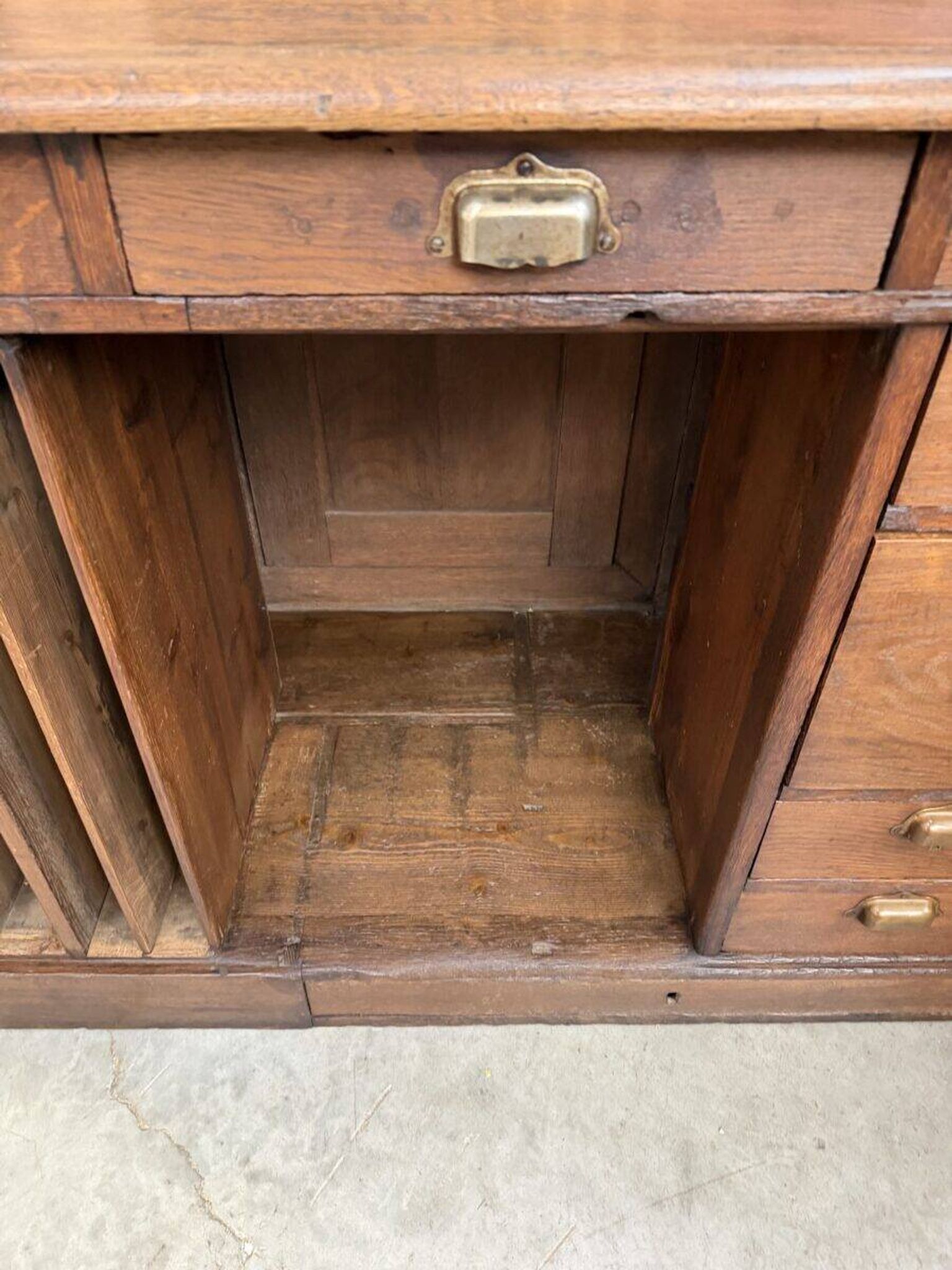 Oak shop counter from the early 20th century.