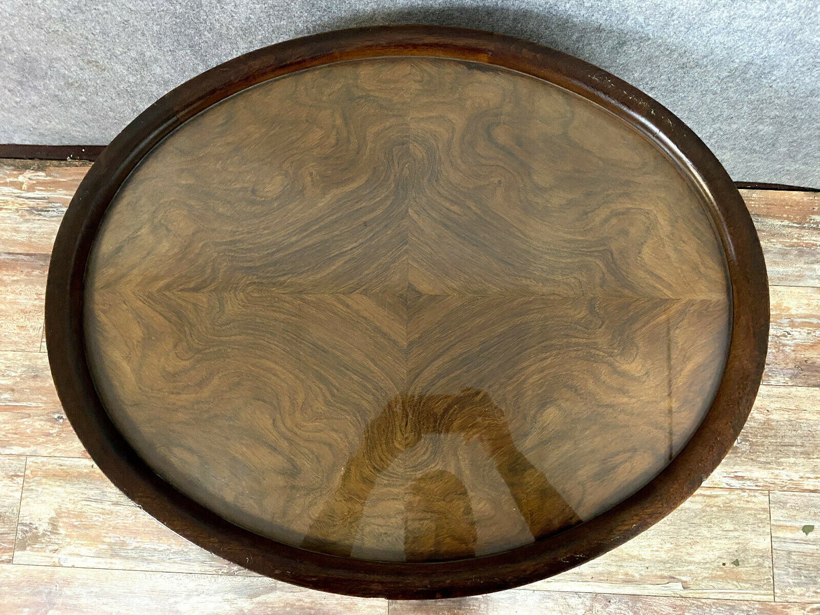 Art Deco-era flying table in mahogany and bramble around 1925