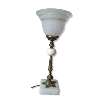 Lampe de salon en marbre blanc et laiton