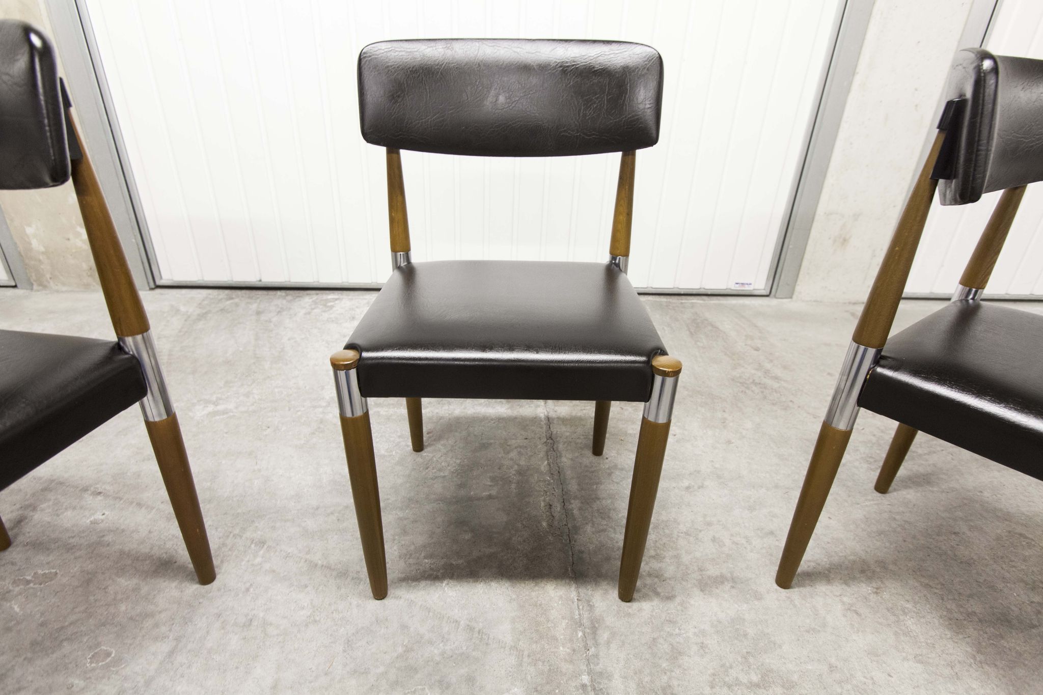 Lot of 4 Scandinavian chairs feet fused wood 60's