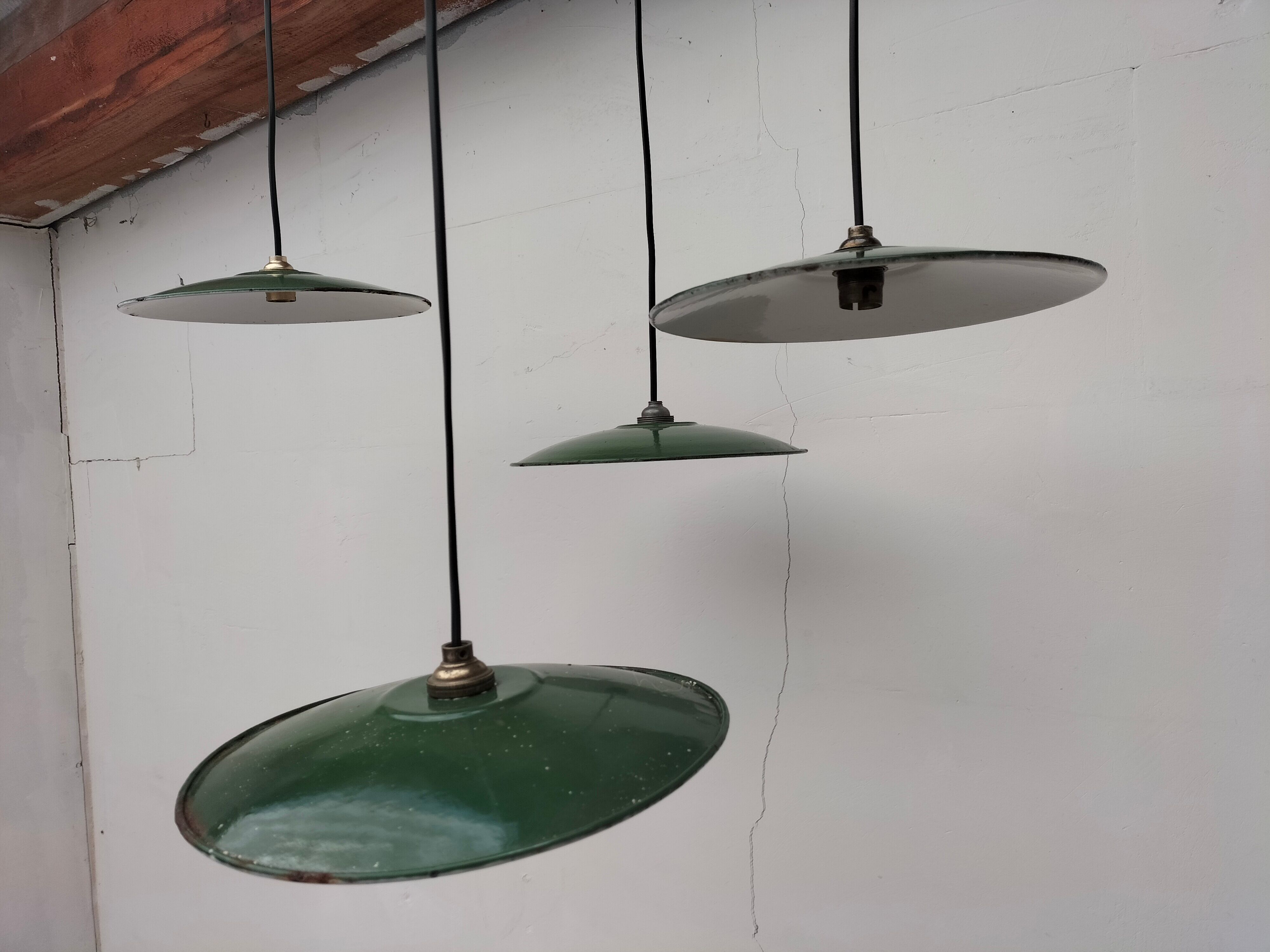 4 hanging lamps